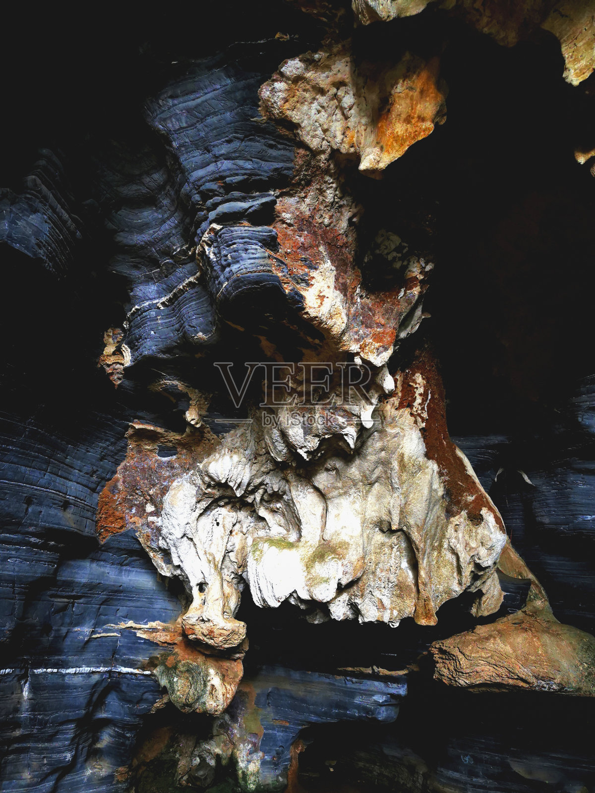 奇妙的蓝色洞穴。照片摄影图片