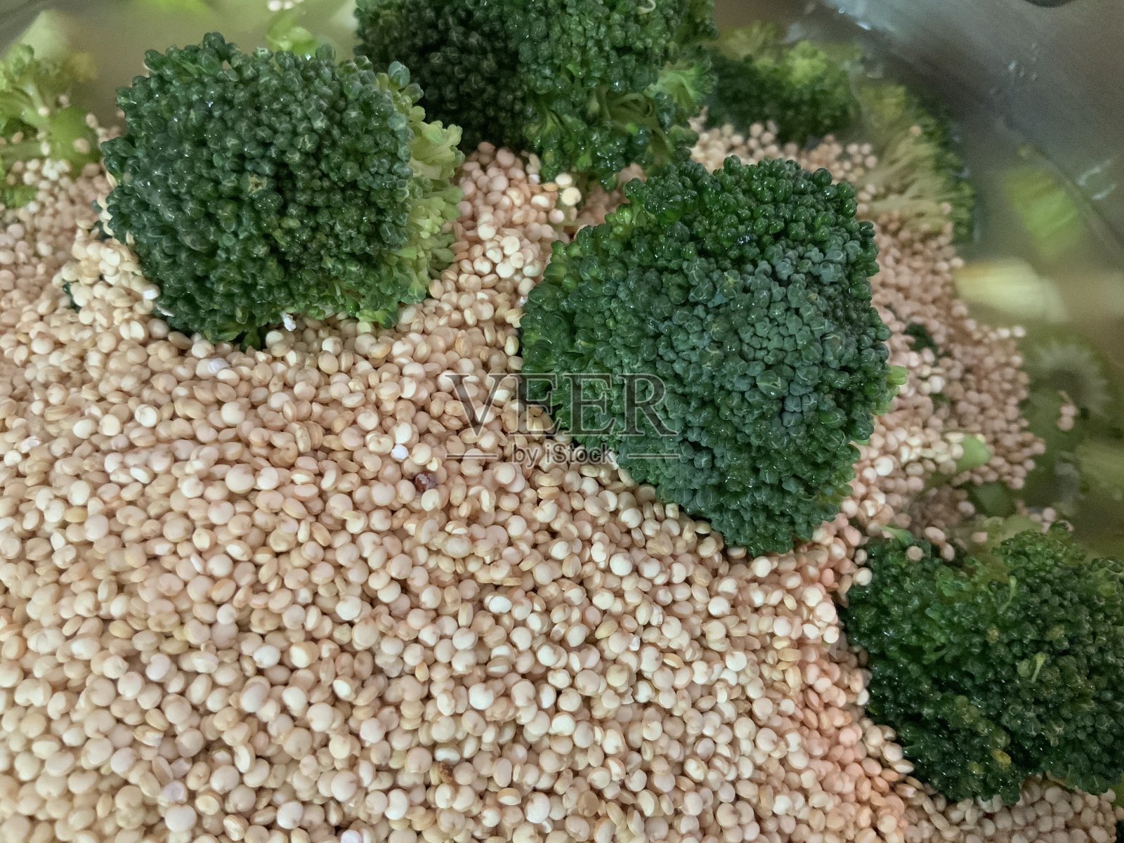 西兰花和藜麦背景照片摄影图片