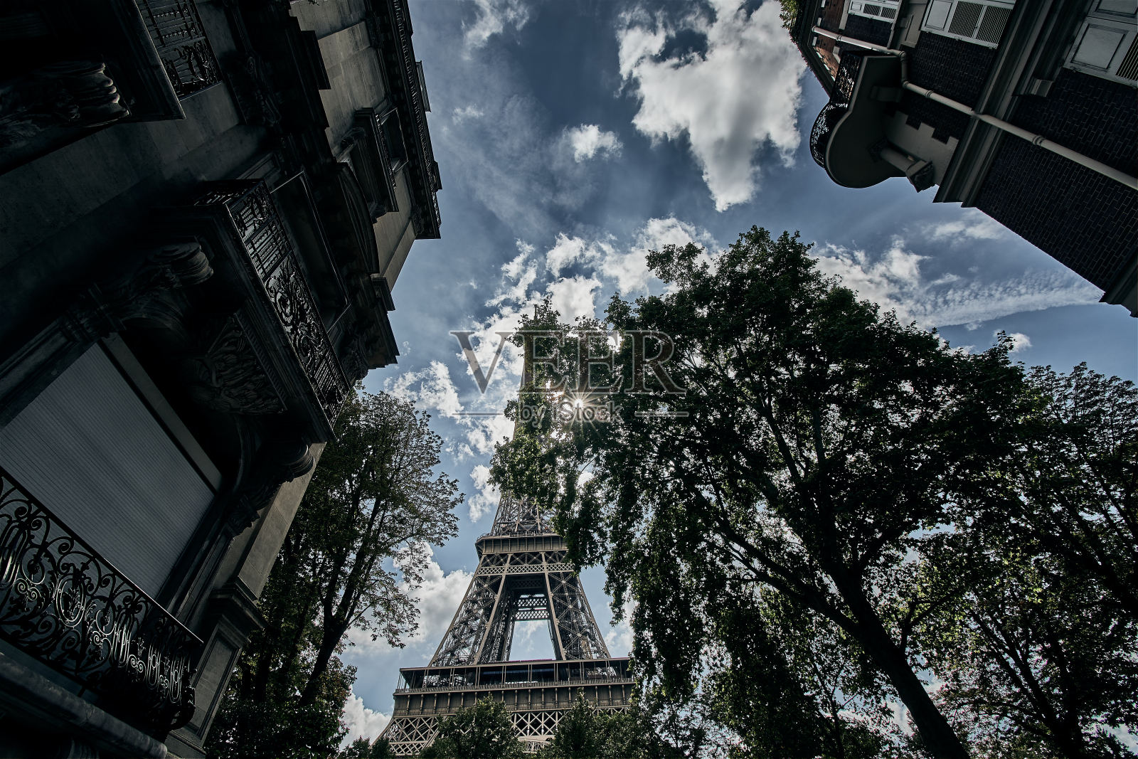 巴黎的埃菲尔铁塔照片摄影图片