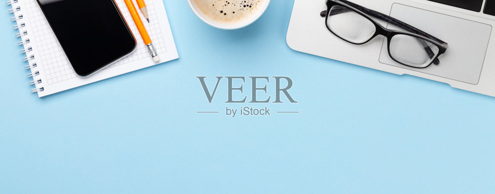 商务办公桌工作场所和办公用品照片摄影图片