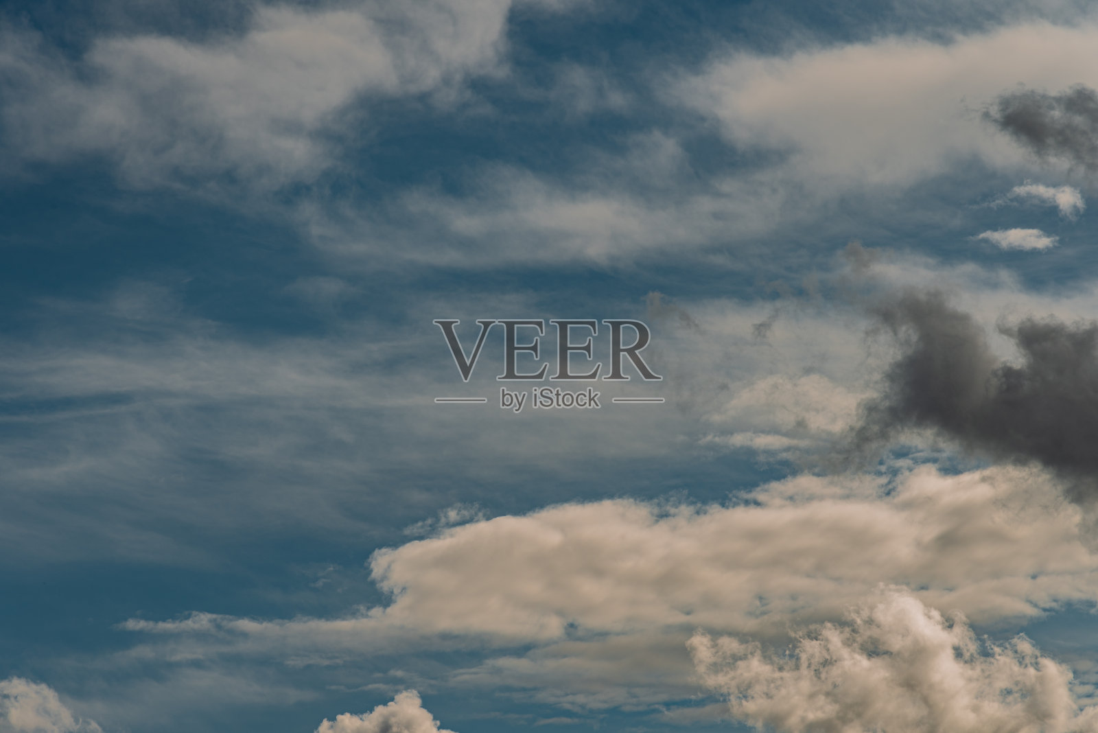 天空中的云照片摄影图片