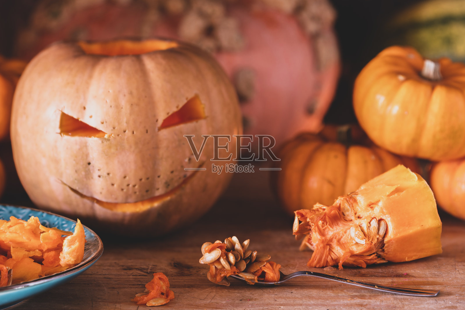 万圣节装饰-雕刻的南瓜照片摄影图片