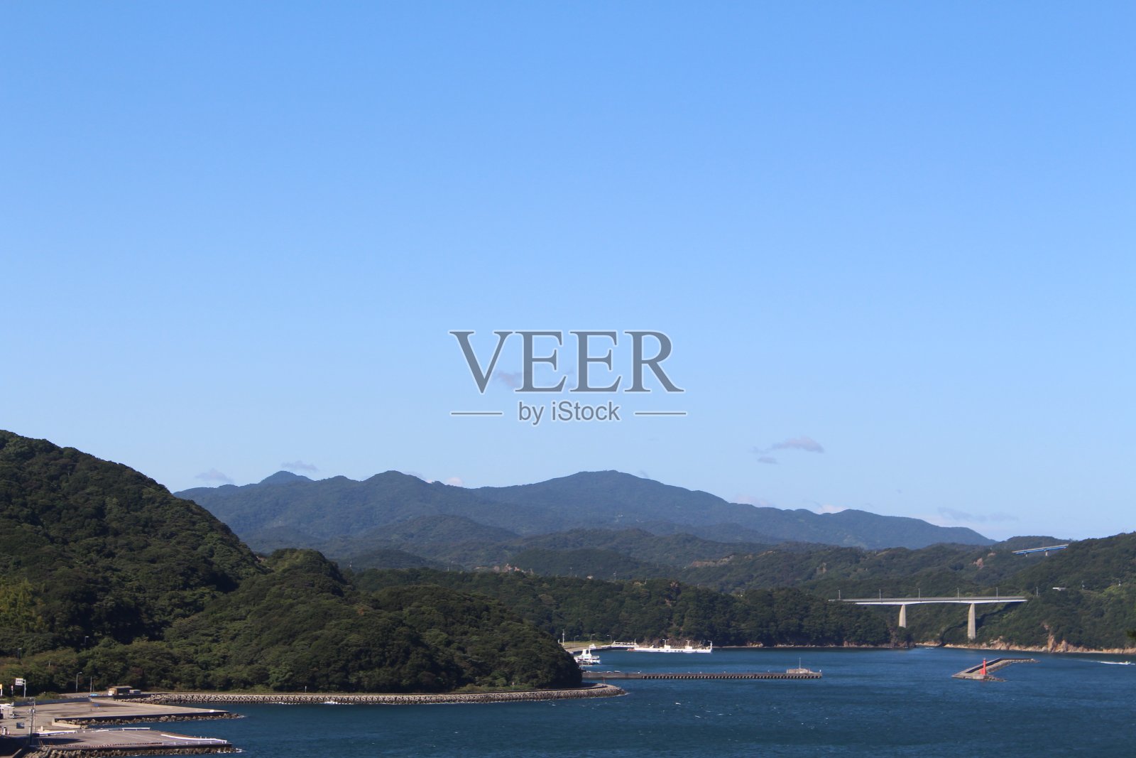 濑户内海晴朗的一天照片摄影图片