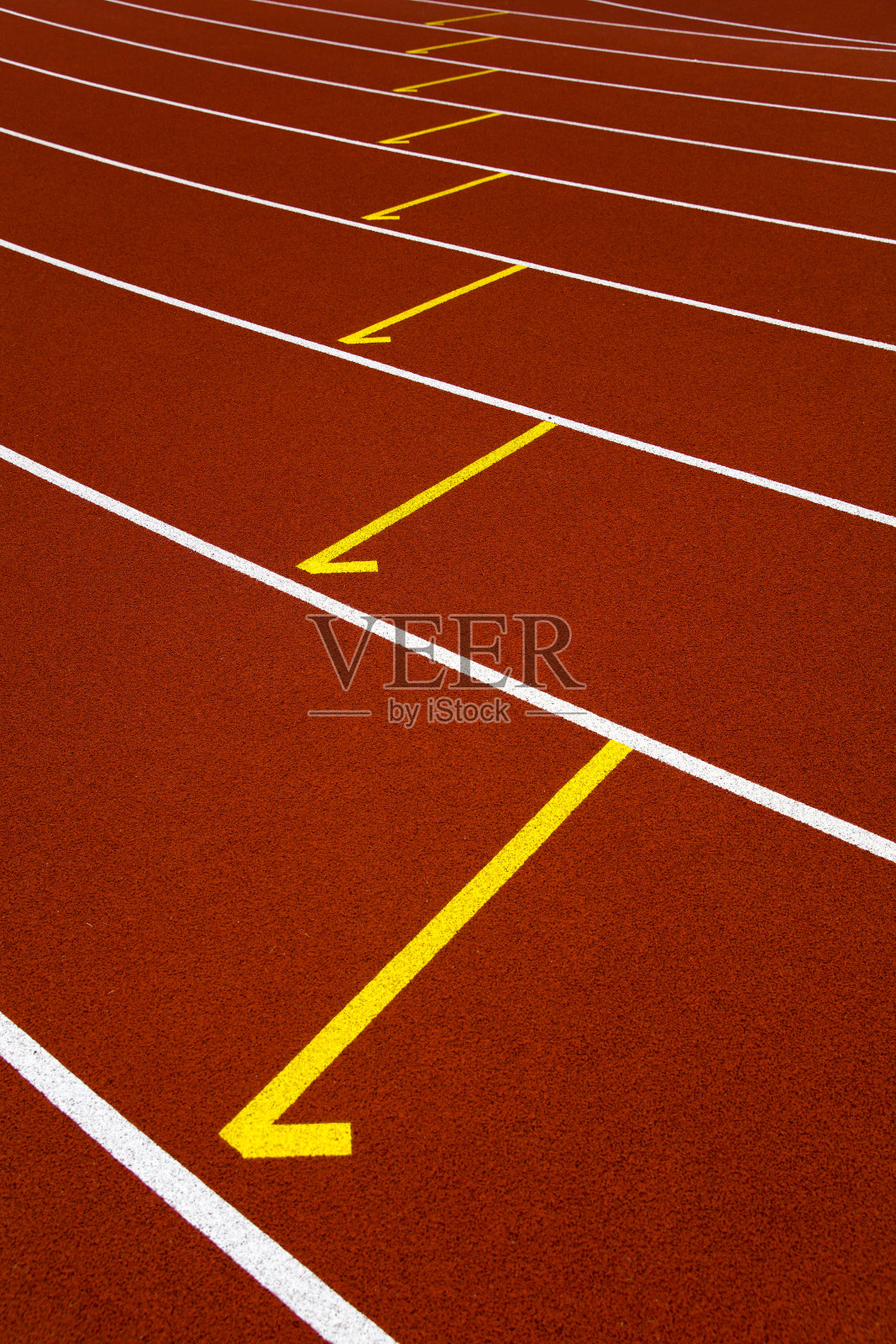 红色体育场跑道特写照片摄影图片