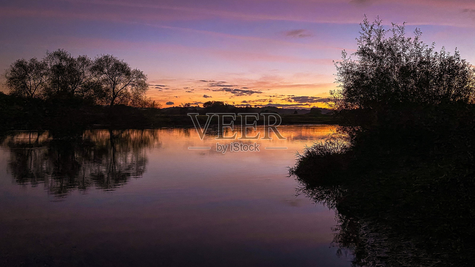 怀伊河上的日落照片摄影图片