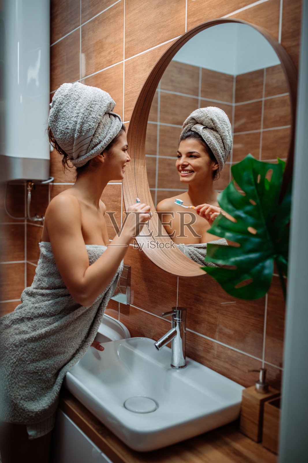 我刷牙是为了漂亮的牙齿照片摄影图片