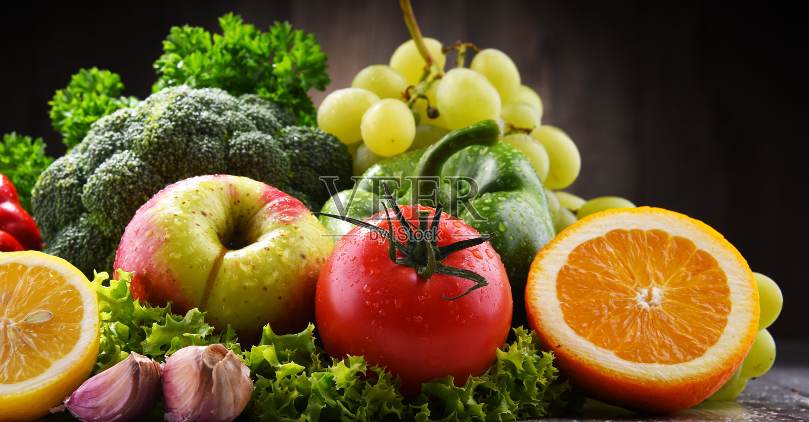 由新鲜的有机蔬菜和水果组成照片摄影图片