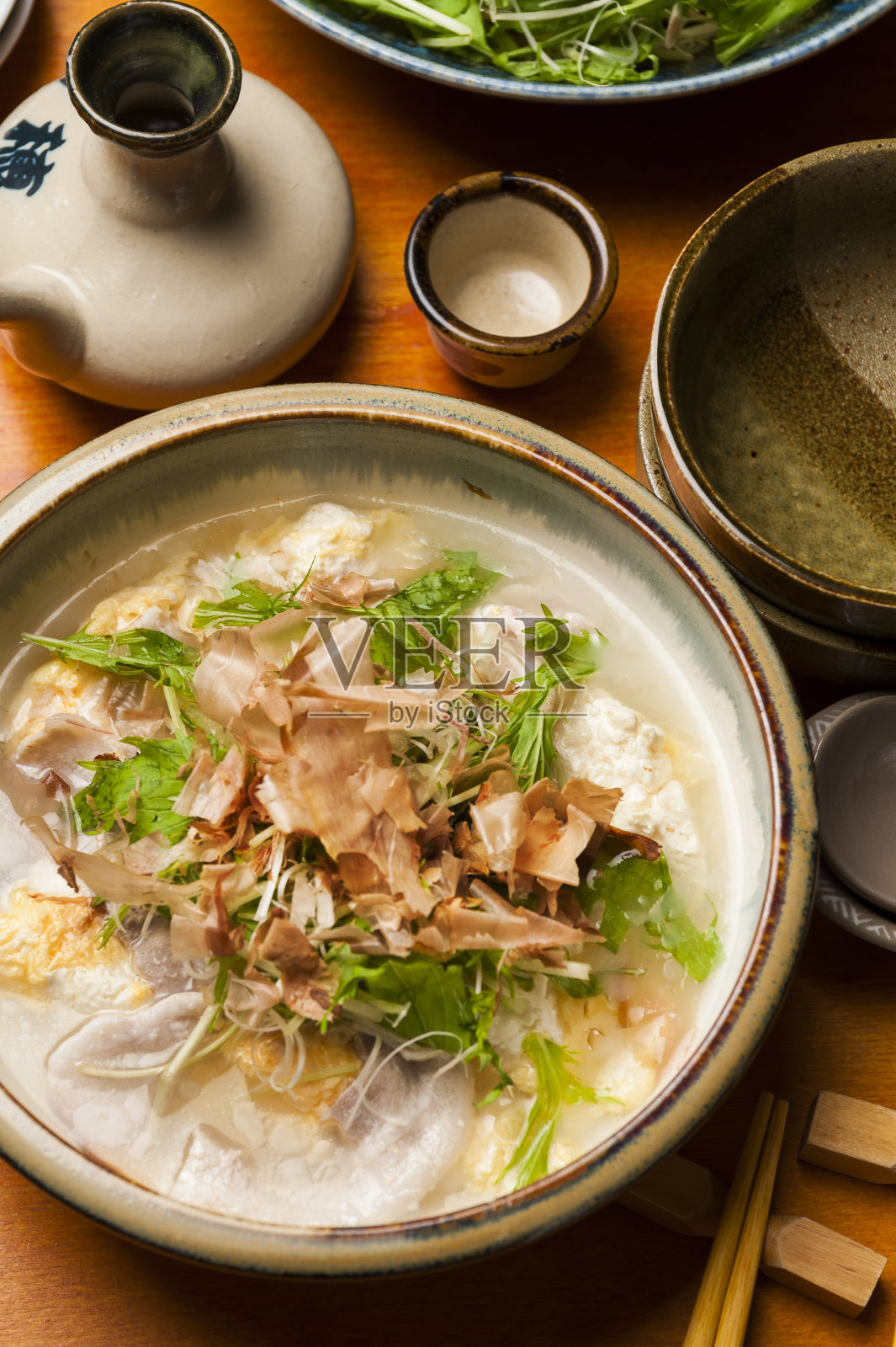 冲绳岛风味豆腐汤，冲绳岛当地美食照片摄影图片
