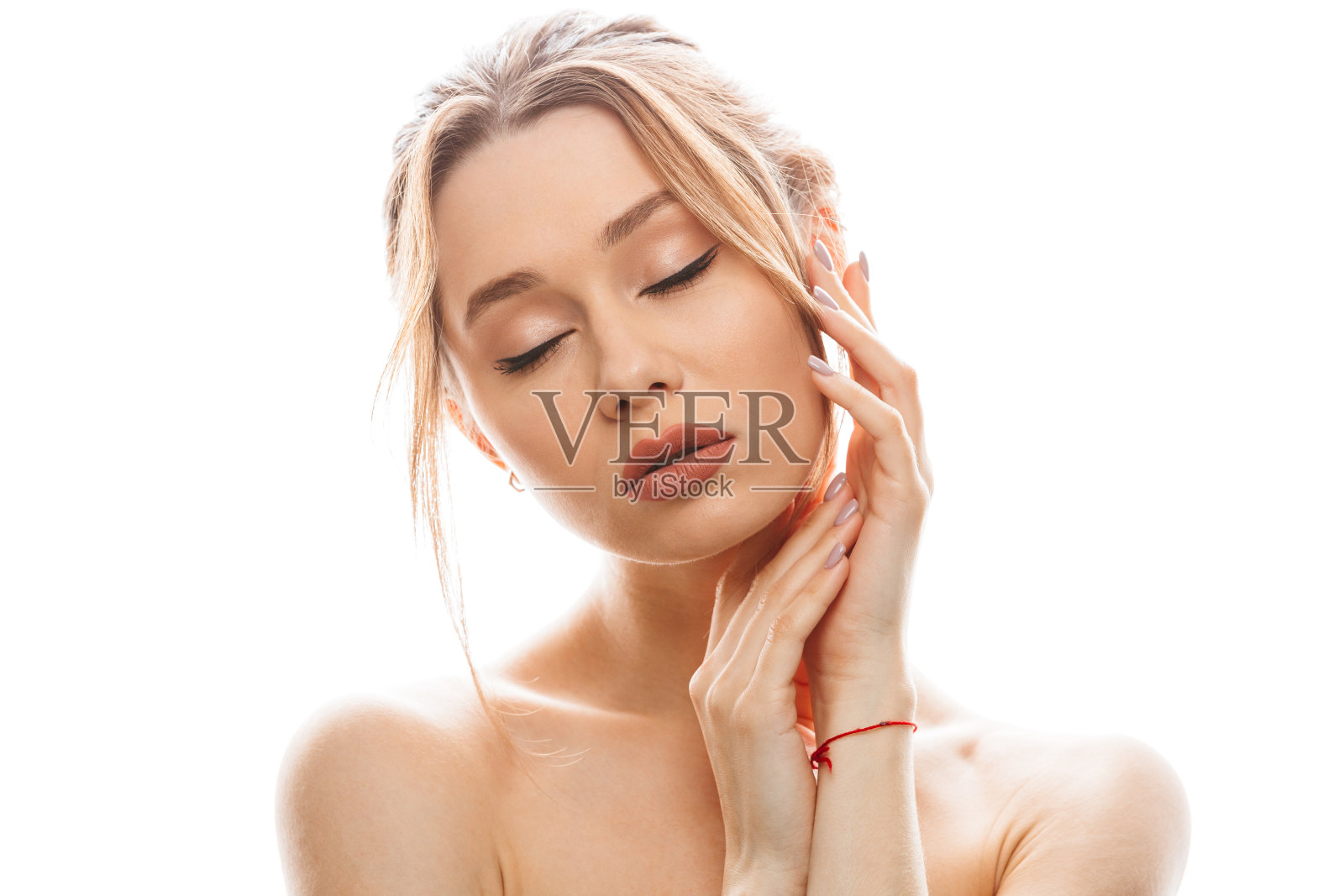 美丽的肖像一个可爱的年轻的赤膊女子照片摄影图片