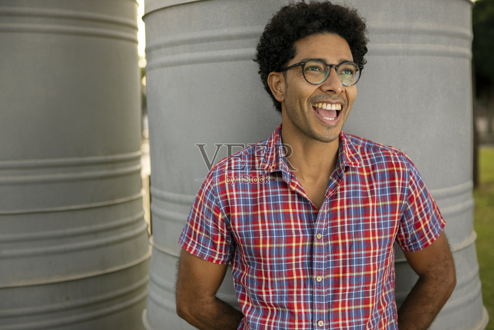 一个美丽的微笑照片摄影图片