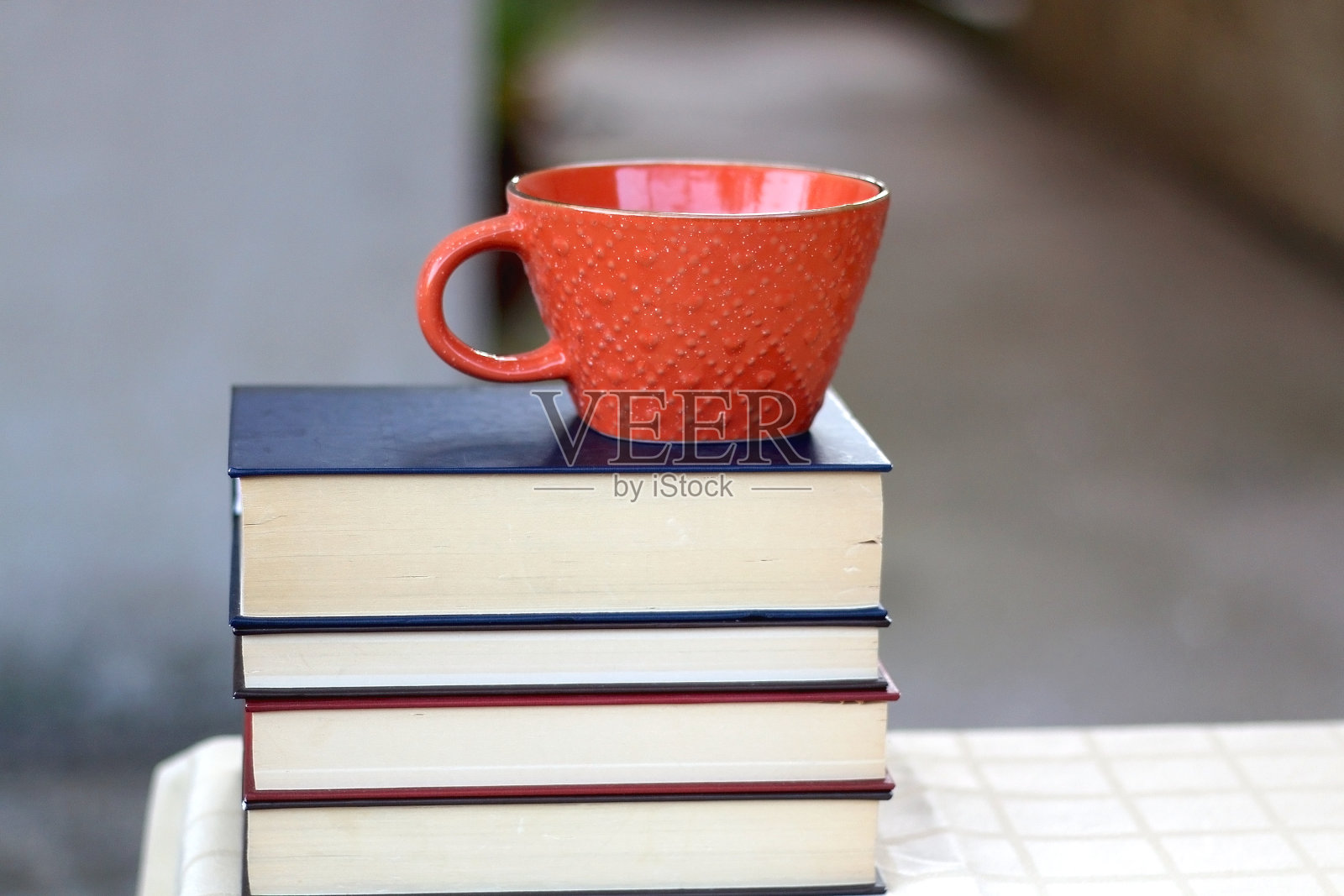 书籍和杯照片摄影图片