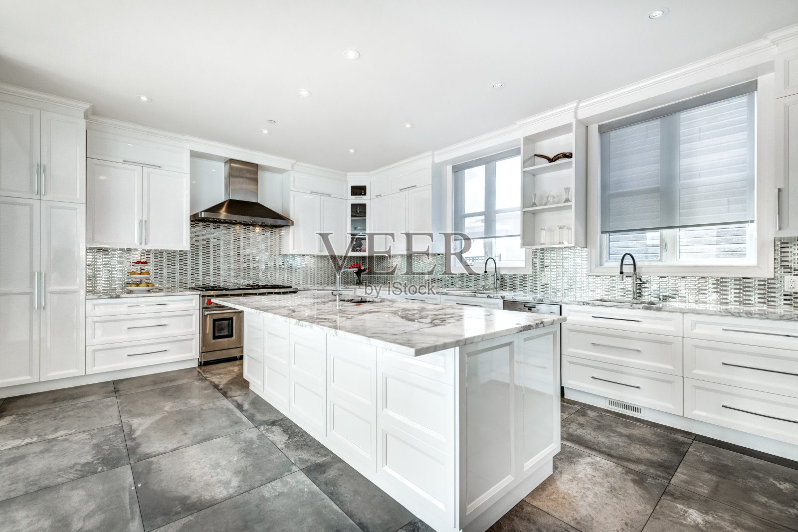 新的豪华住宅，加拿大风格，部分家具照片摄影图片