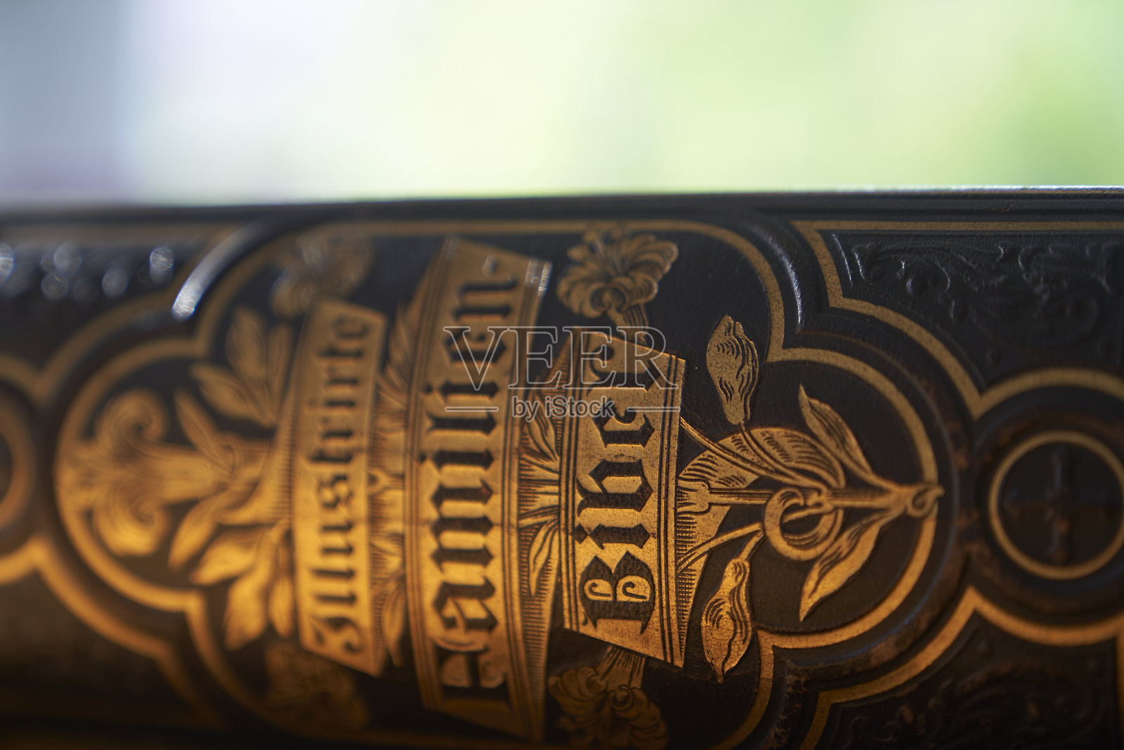 家庭圣经照片摄影图片