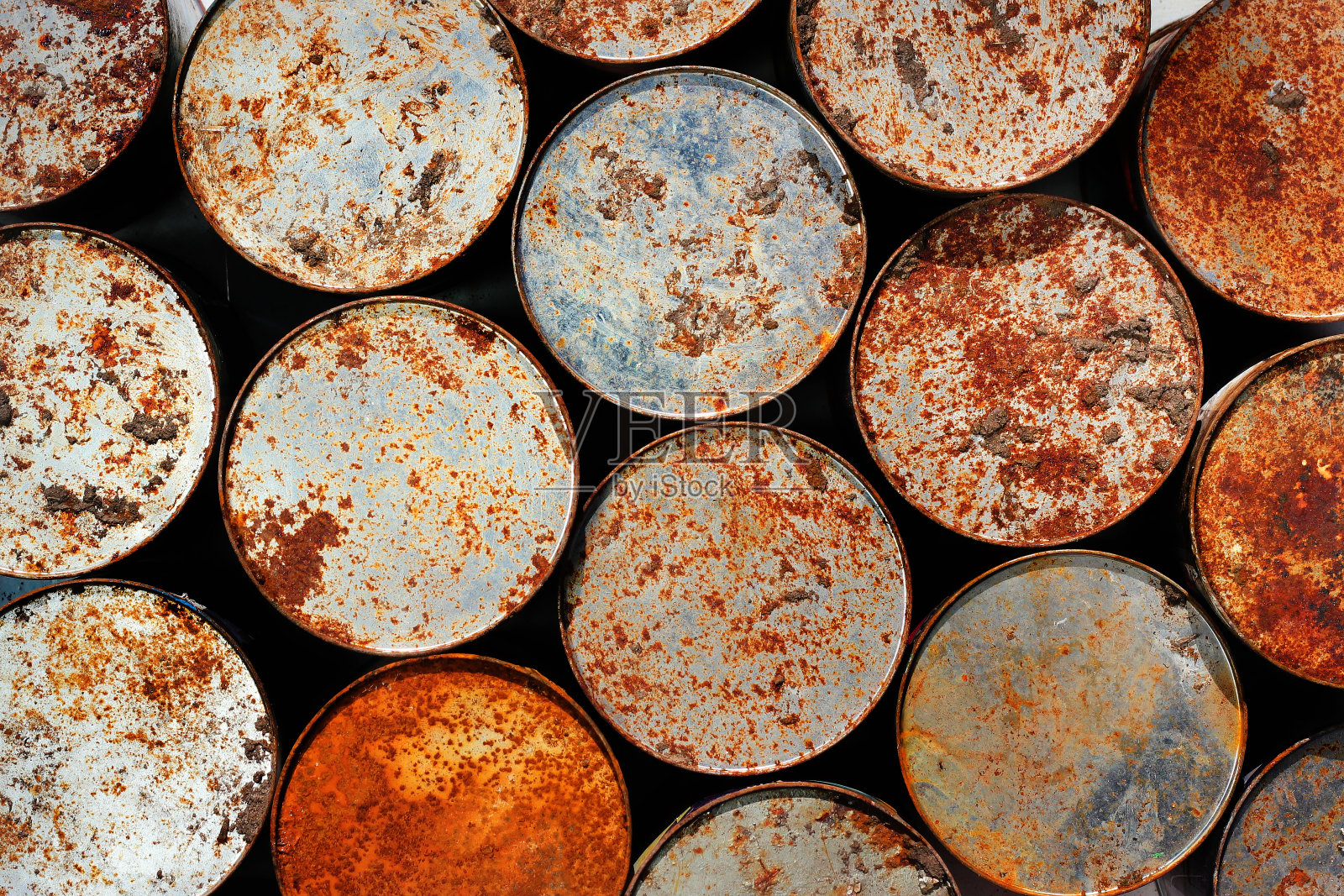 旧生锈的金属罐作为背景照片摄影图片