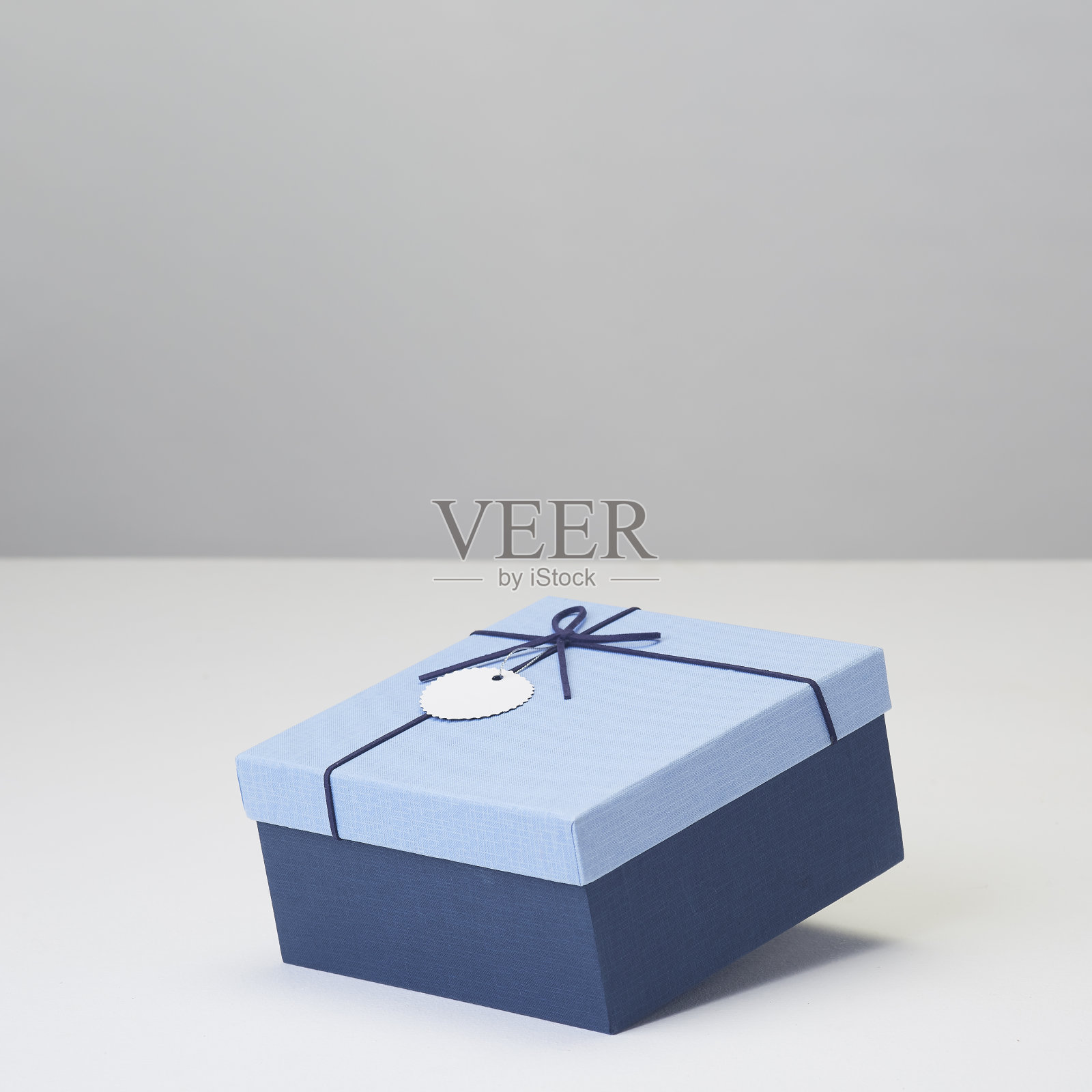 蓝色纸盒孤立在白色照片摄影图片