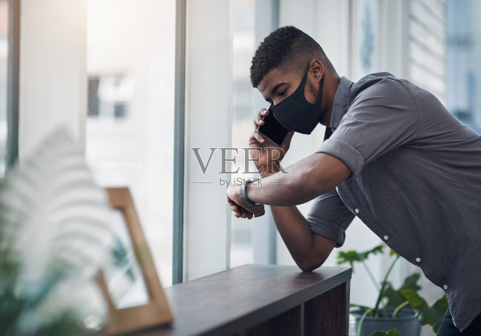 我什么时候能得到最新消息?照片摄影图片