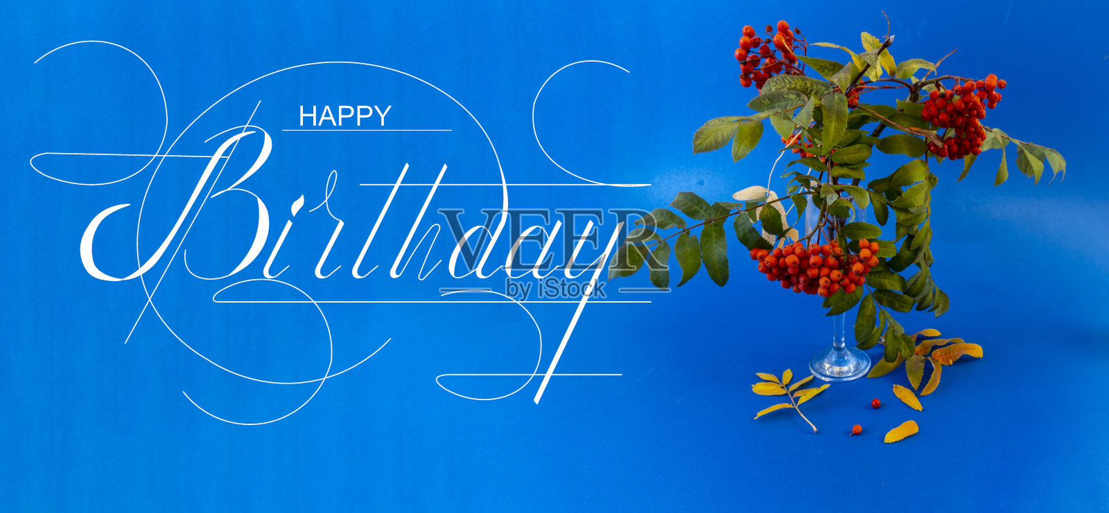 明信片，互联网横幅，平躺着一个生日问候，与题词-生日快乐照片摄影图片