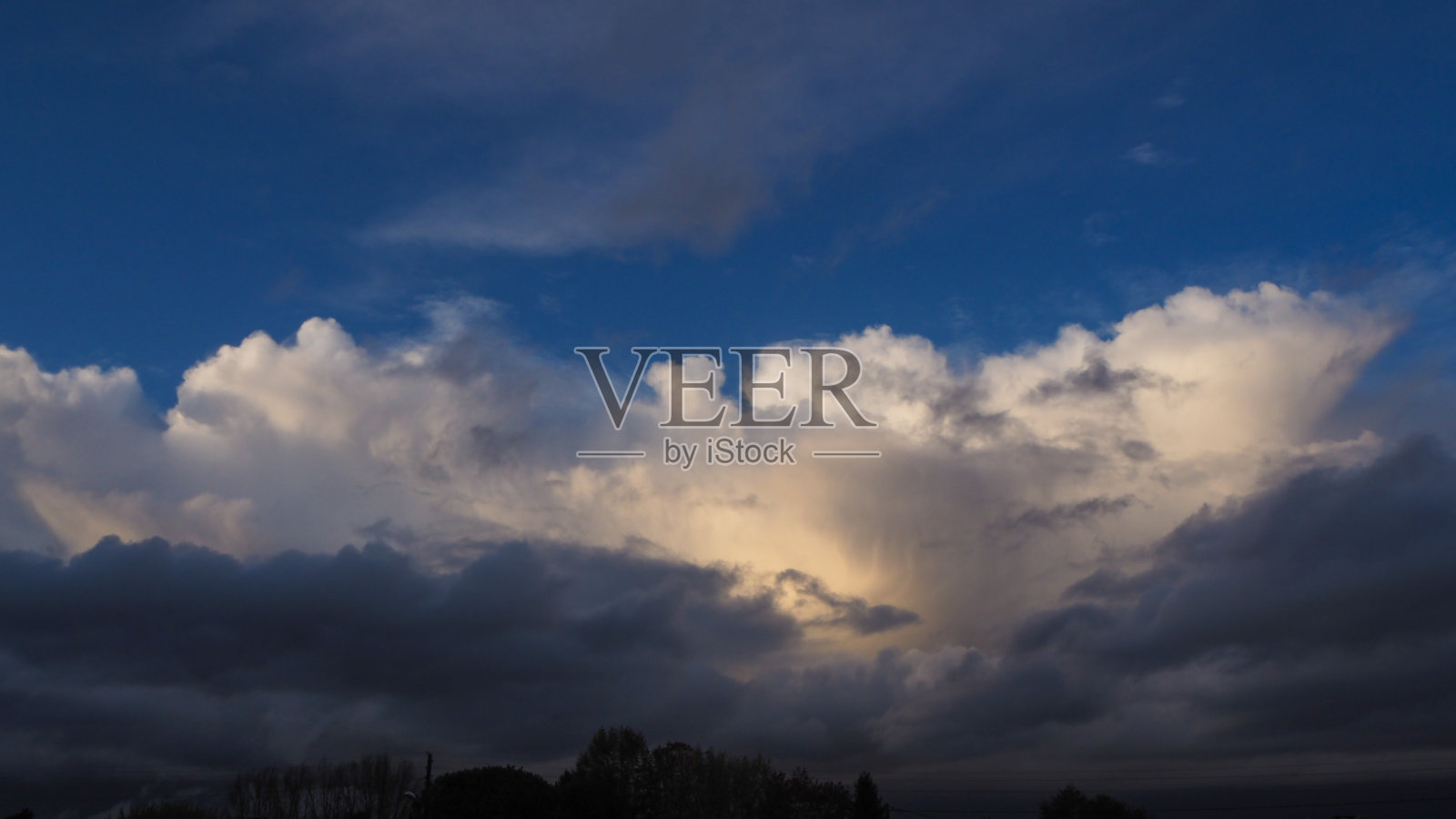 全景多云照片摄影图片