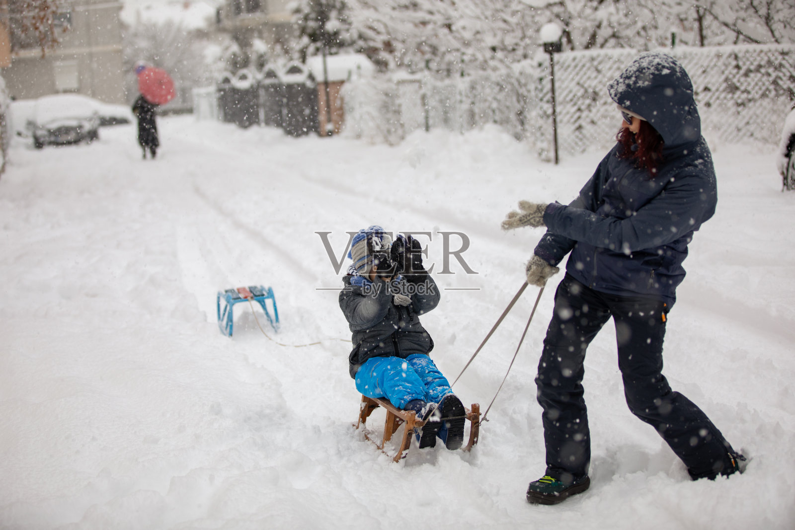 快乐的冬天照片摄影图片