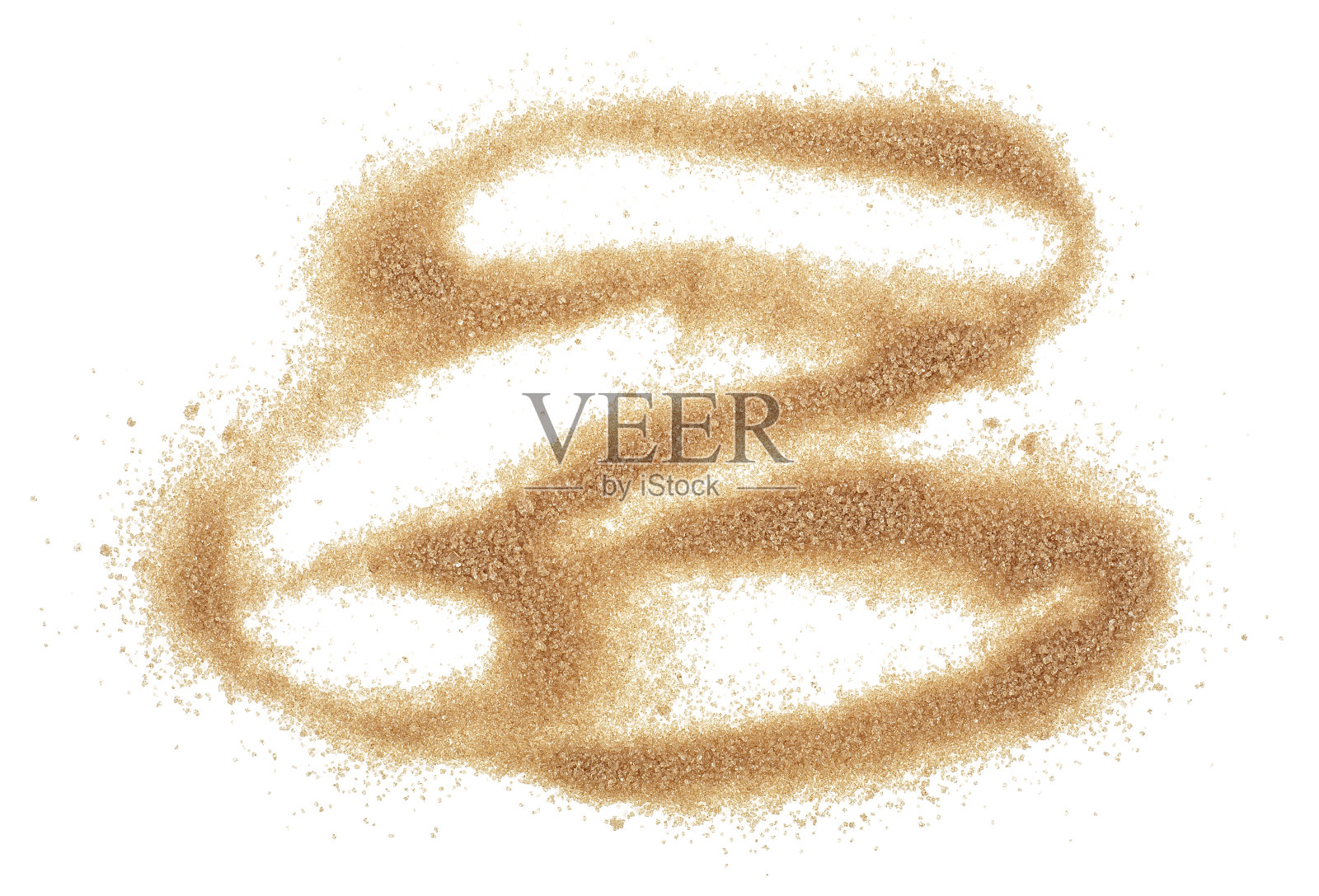 将红糖单独堆在白色的背景上。棕甘蔗糖的结晶。照片摄影图片