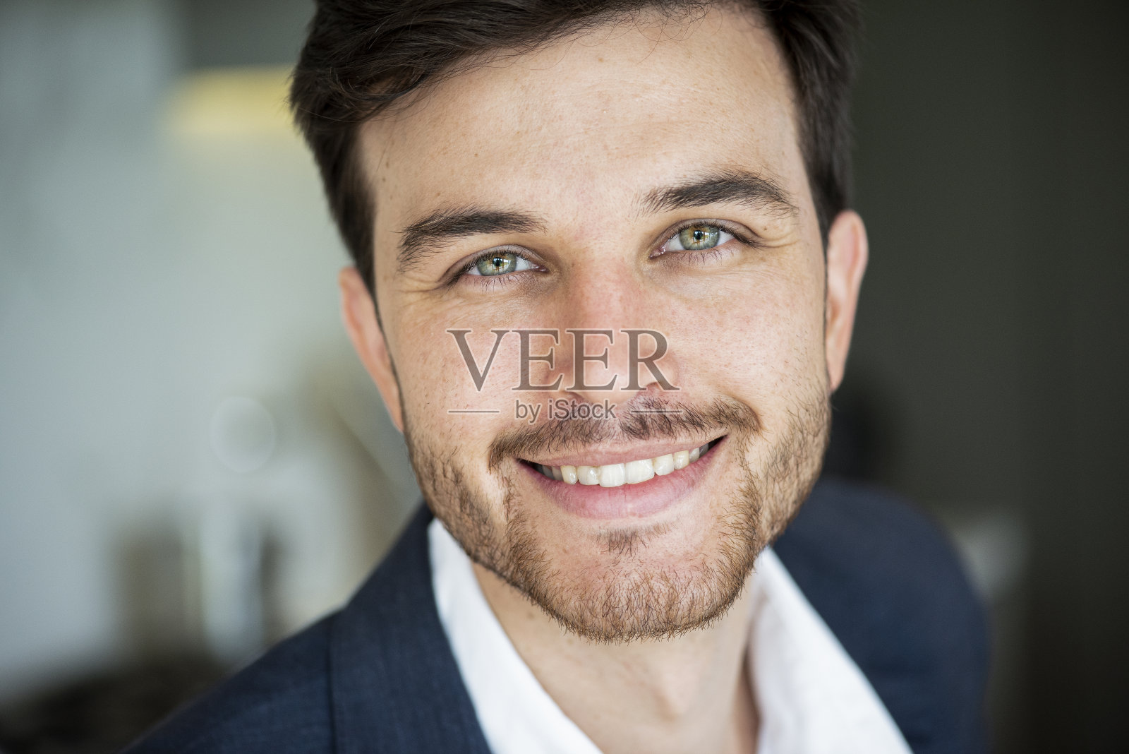 年轻人的肖像照片摄影图片