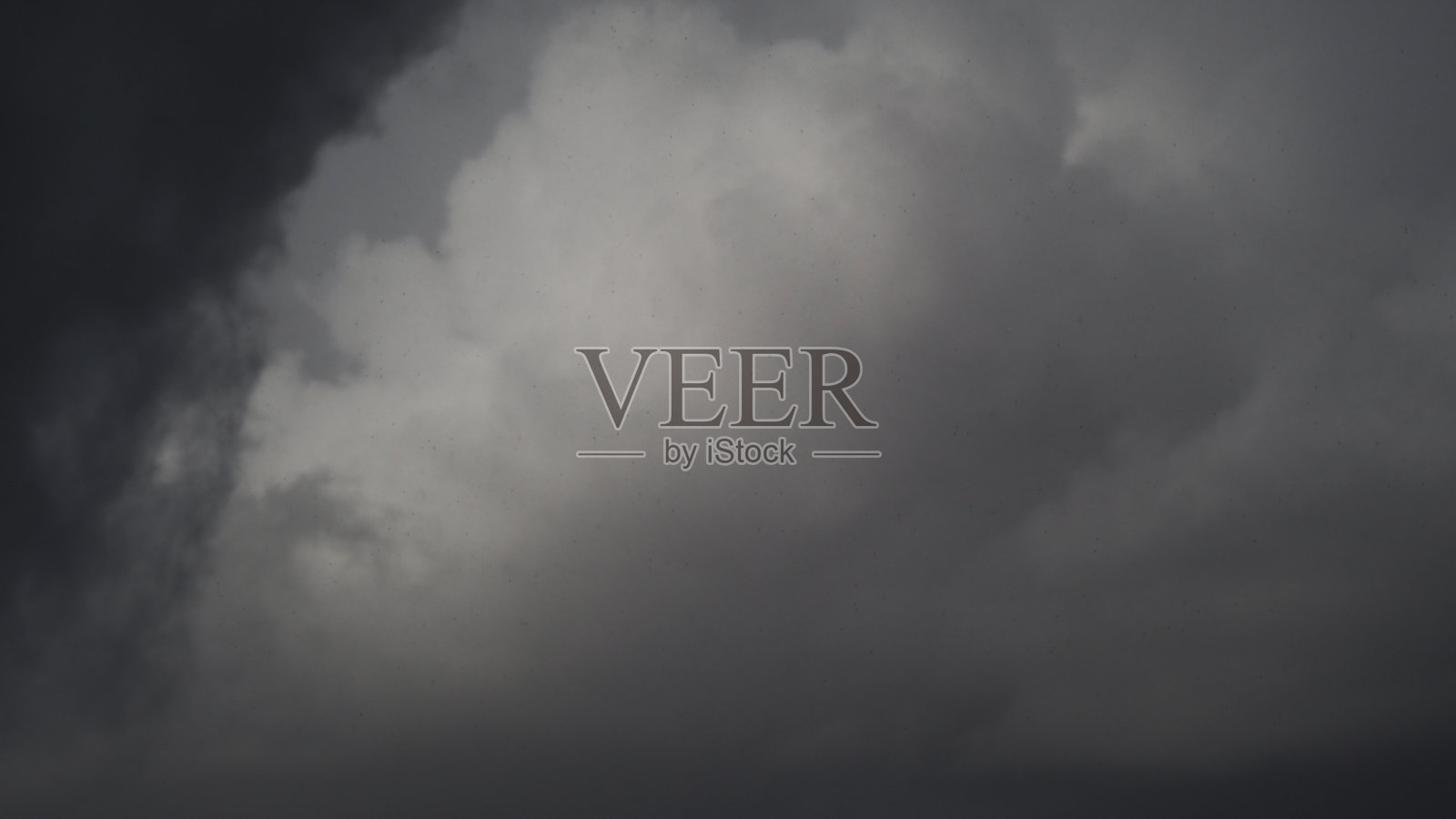 灰色和险恶的天空照片摄影图片