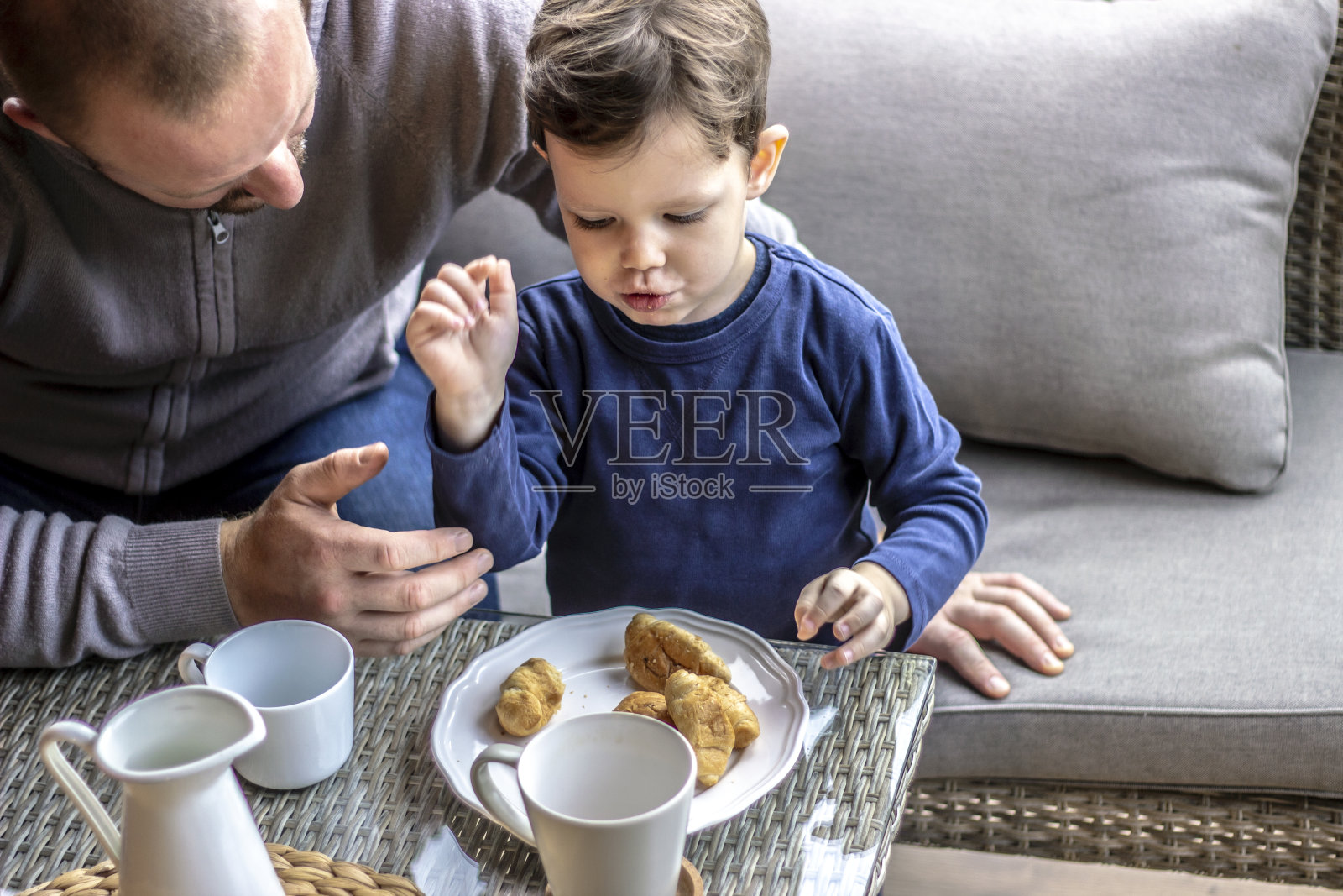 非常美味，对吧!照片摄影图片