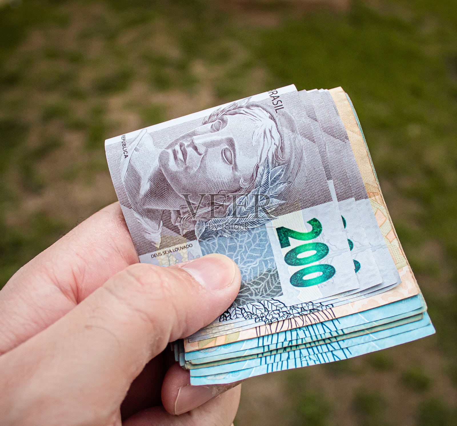 巴西货币。钱，钱，巴西，200雷亚尔。照片摄影图片