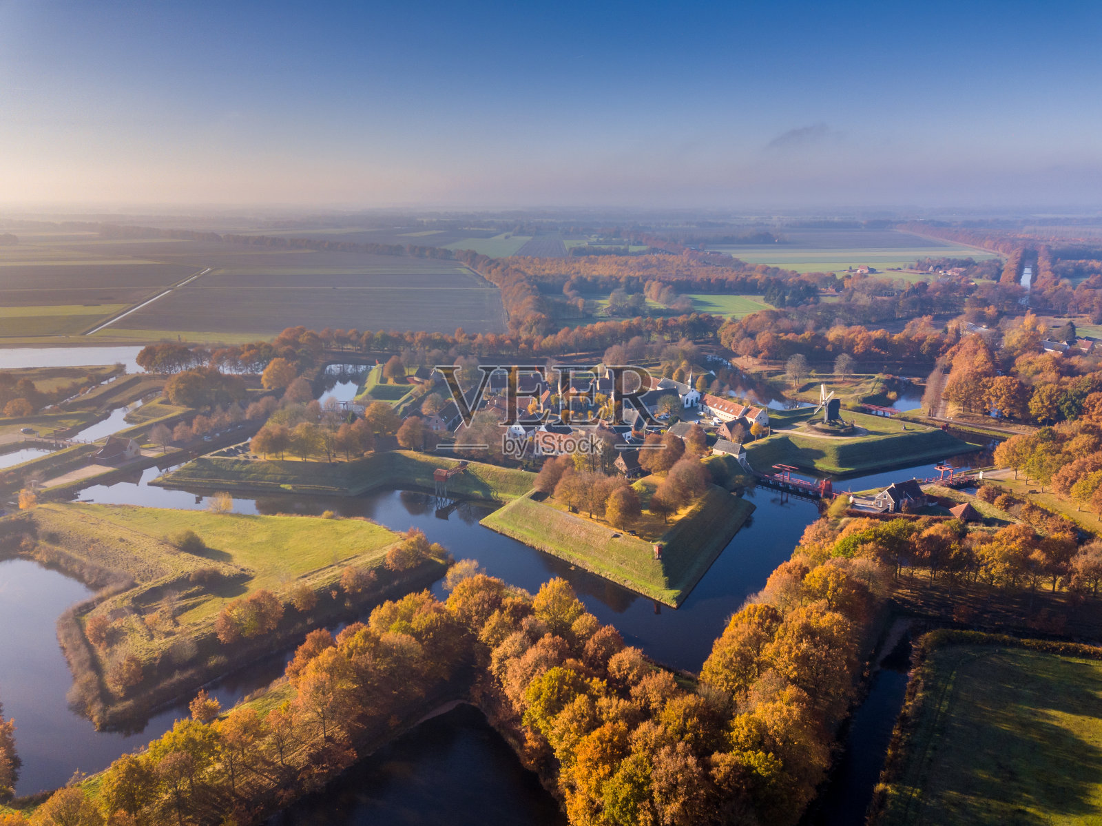 布尔坦要塞村庄的鸟瞰图照片摄影图片