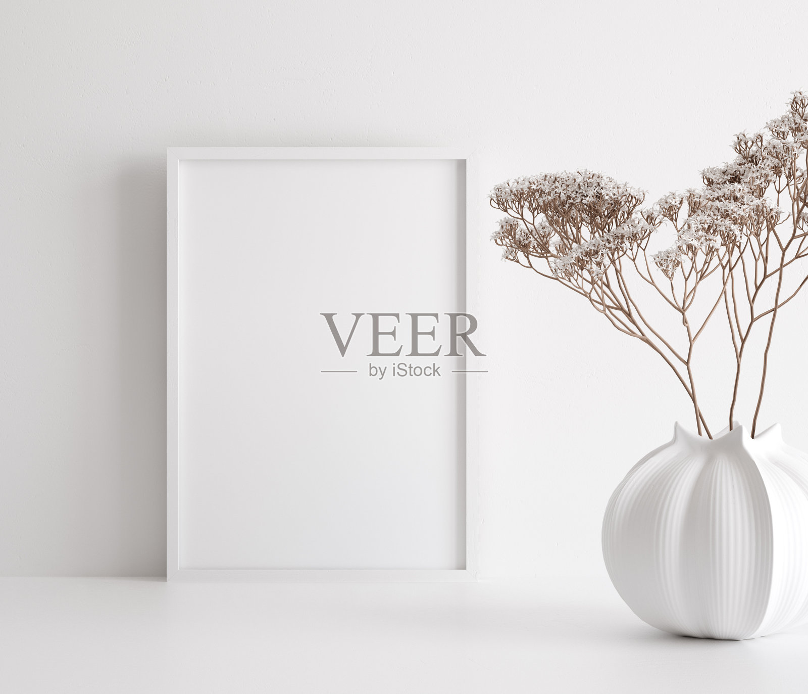 模型海报框架近距离在墙上装饰照片摄影图片