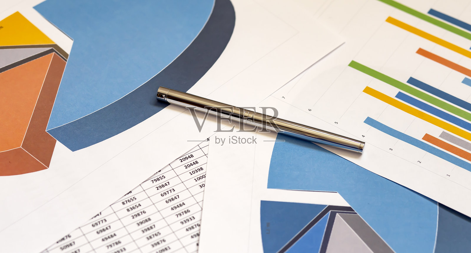 业务文件财务图表和绘图笔照片摄影图片