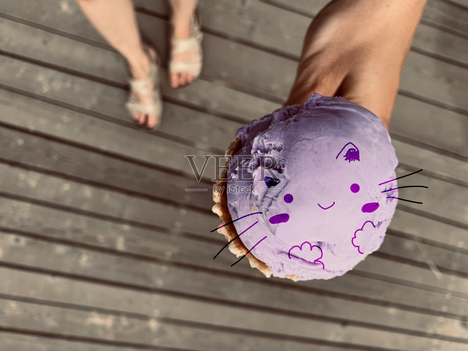 蓝莓冰激凌照片摄影图片