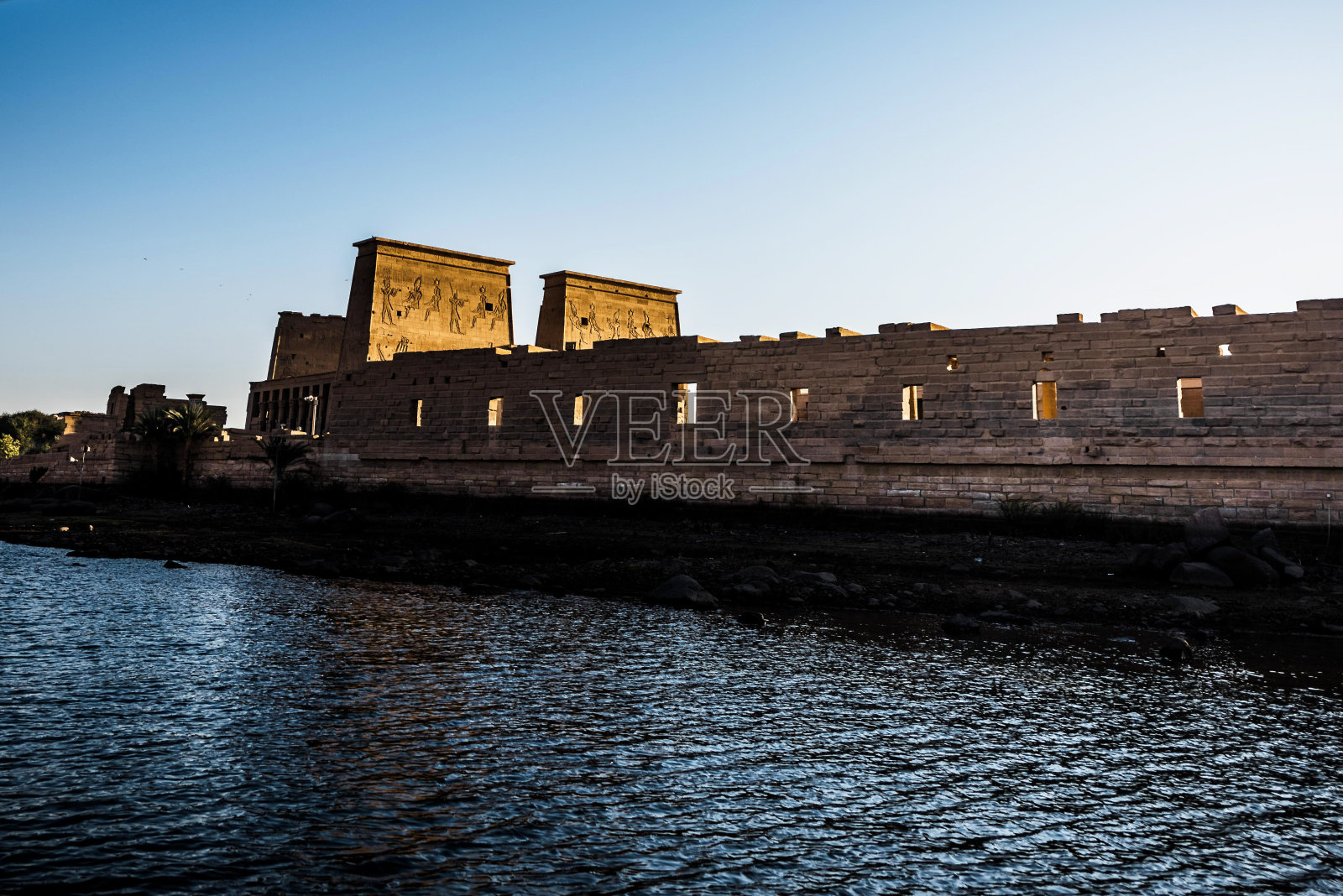 埃及尼罗河畔的康翁波神庙照片摄影图片