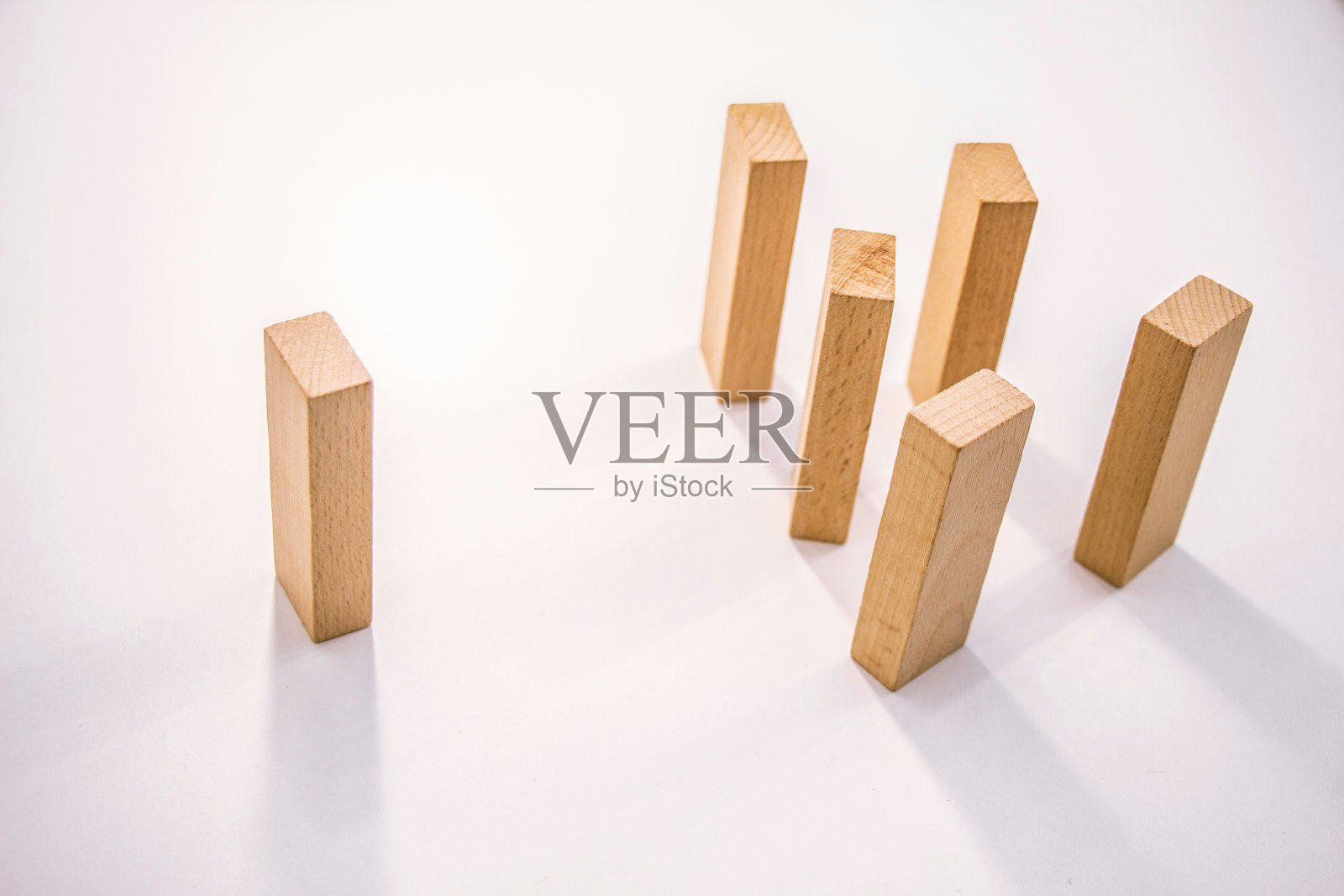 木块堆叠与偶像领袖的业务。关键成功因素的领导要素概念照片摄影图片