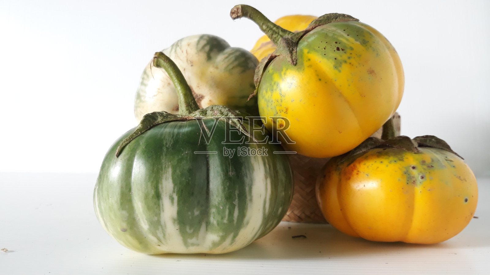 黄绿甜椒有机蔬菜，不含化学成分，照片摄影图片