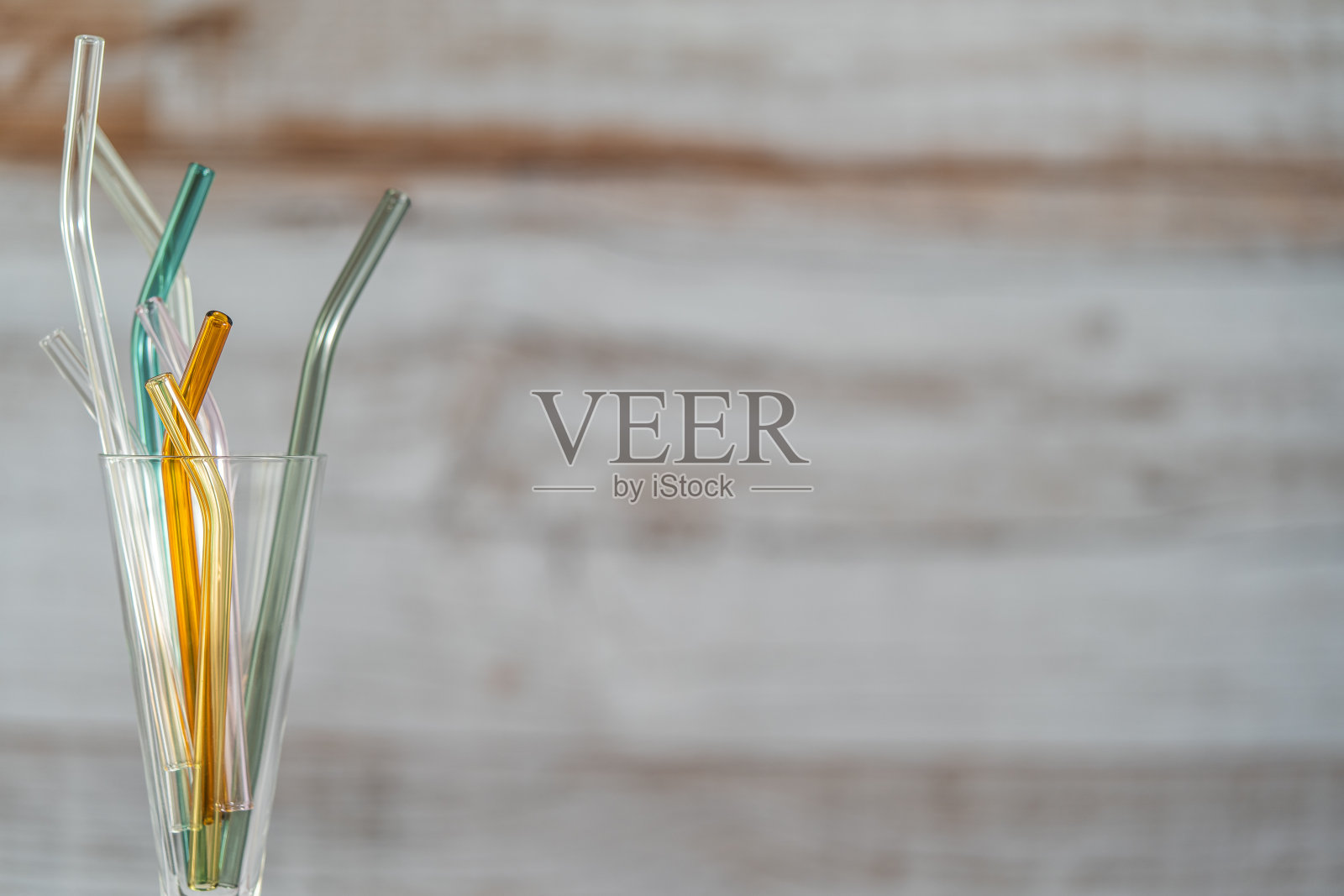 玻璃内部零浪费吸管照片摄影图片