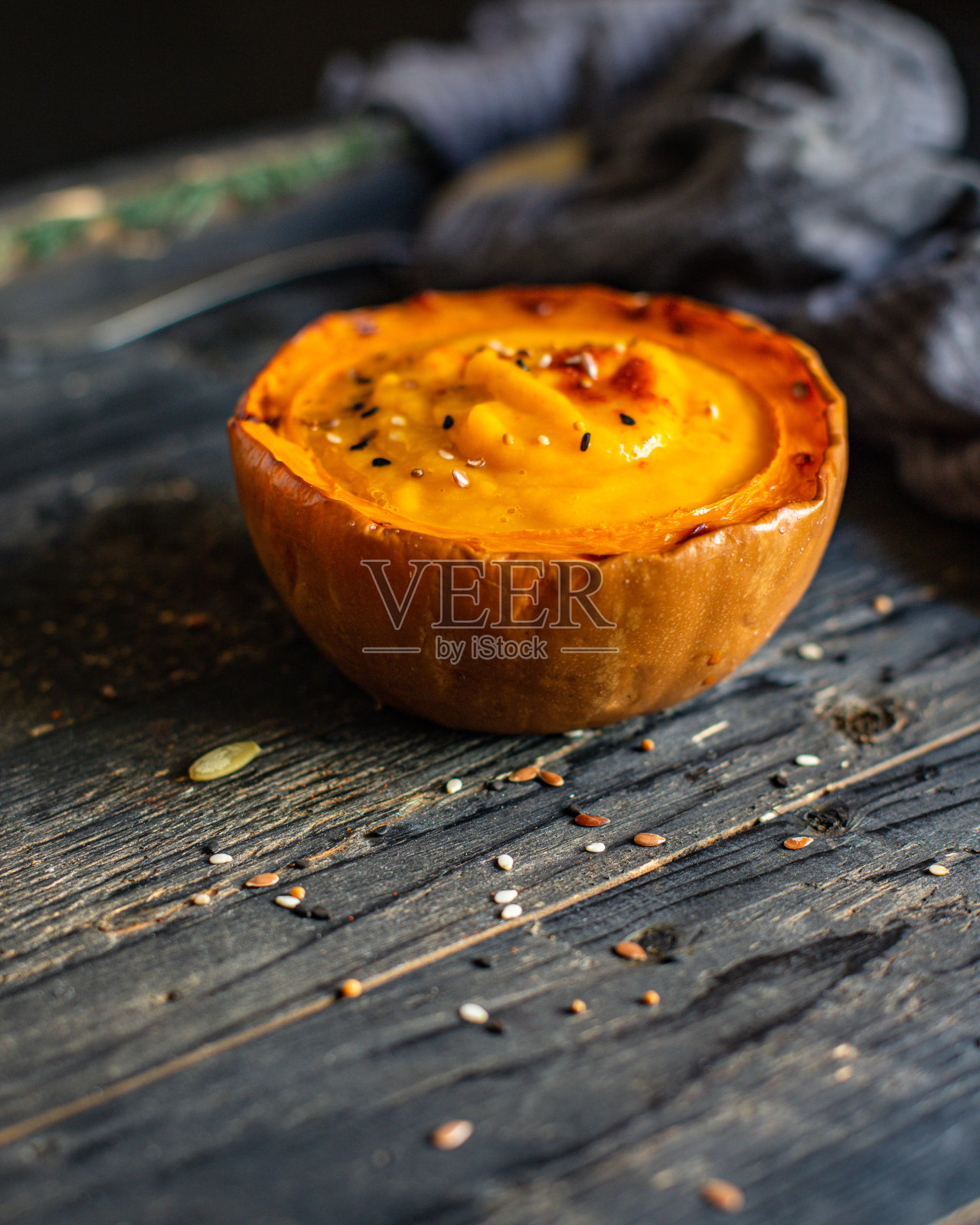 南瓜奶油汤吃第一道菜俯视图拷贝空间为文字食物背景乡村生酮或旧石器饮食照片摄影图片