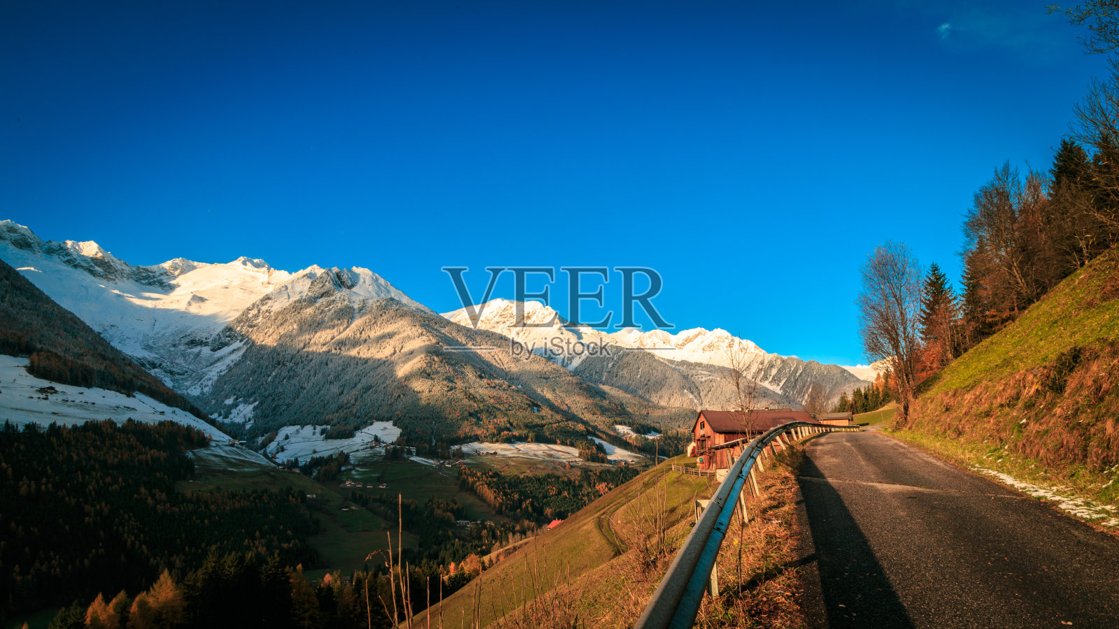 奥里纳谷的五彩日落照片摄影图片