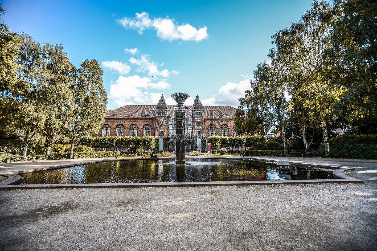 丹麦皇家图书馆的喷泉照片摄影图片