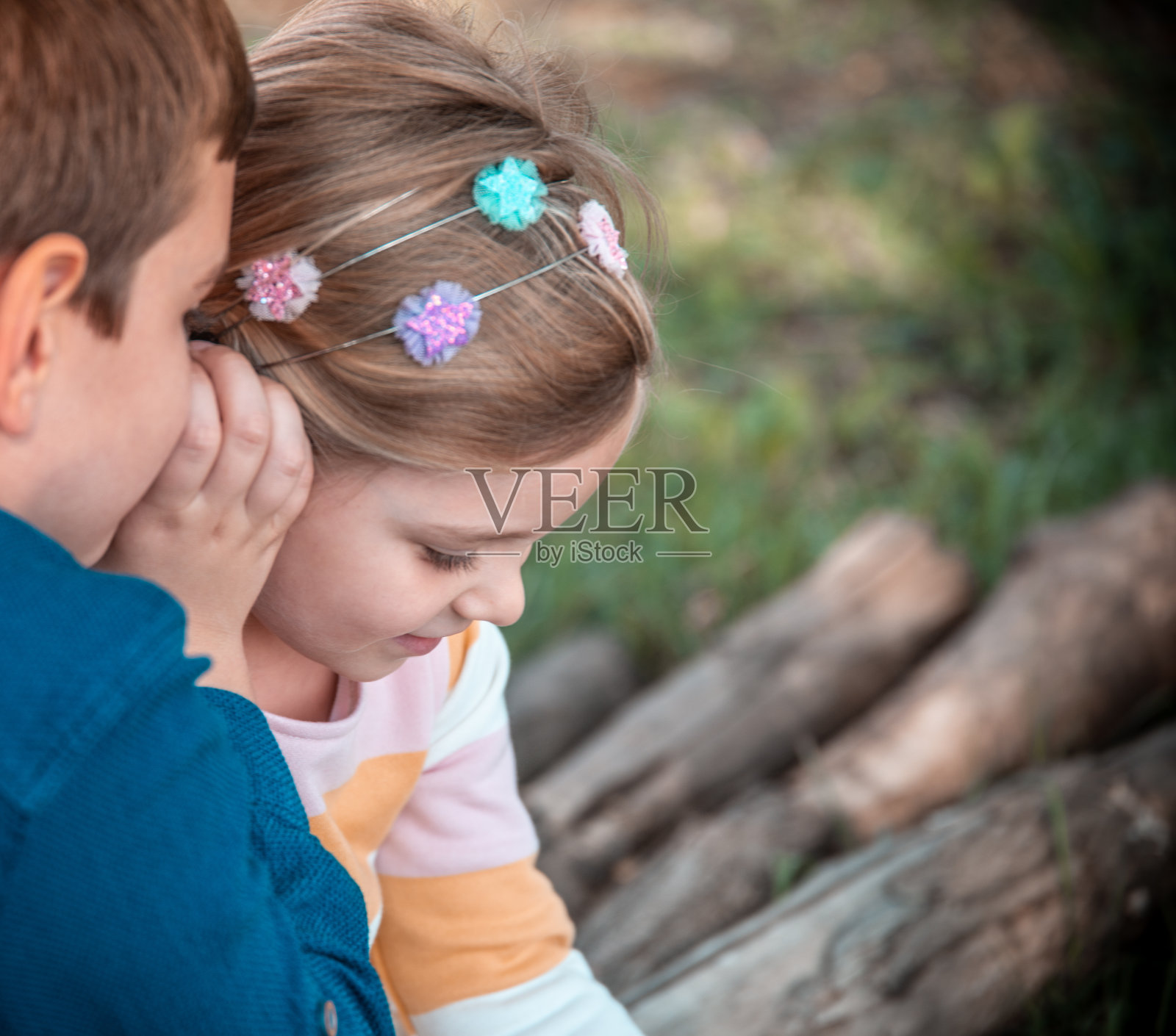 童年的小秘密照片摄影图片