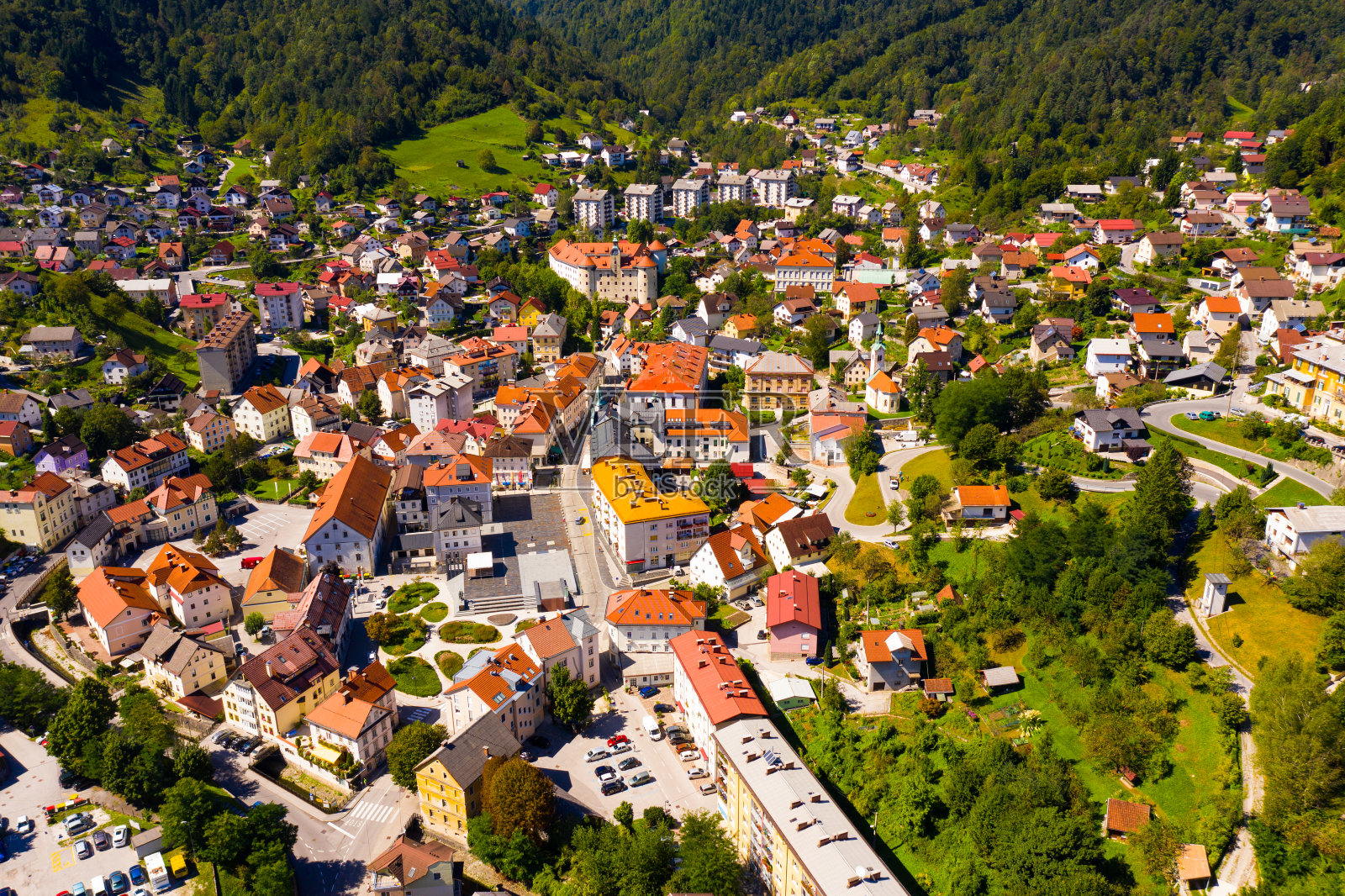 斯洛文尼亚伊德里亚的总体鸟瞰图照片摄影图片