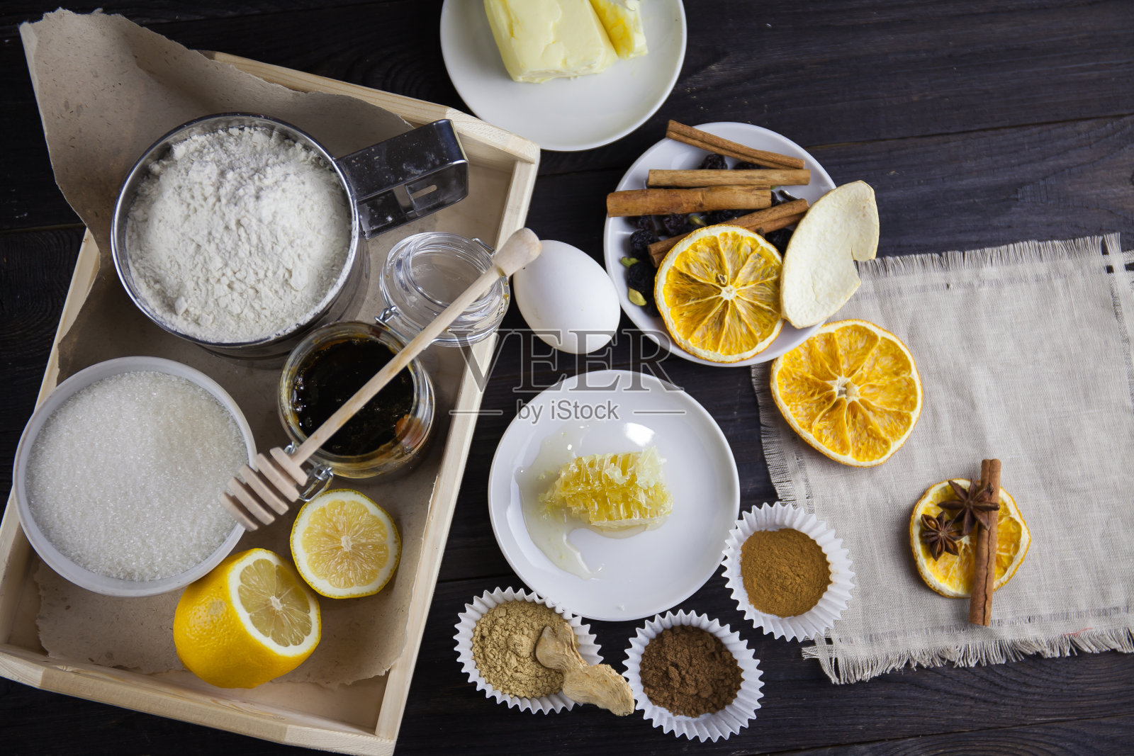 圣诞背景，烹饪和装饰姜饼照片摄影图片