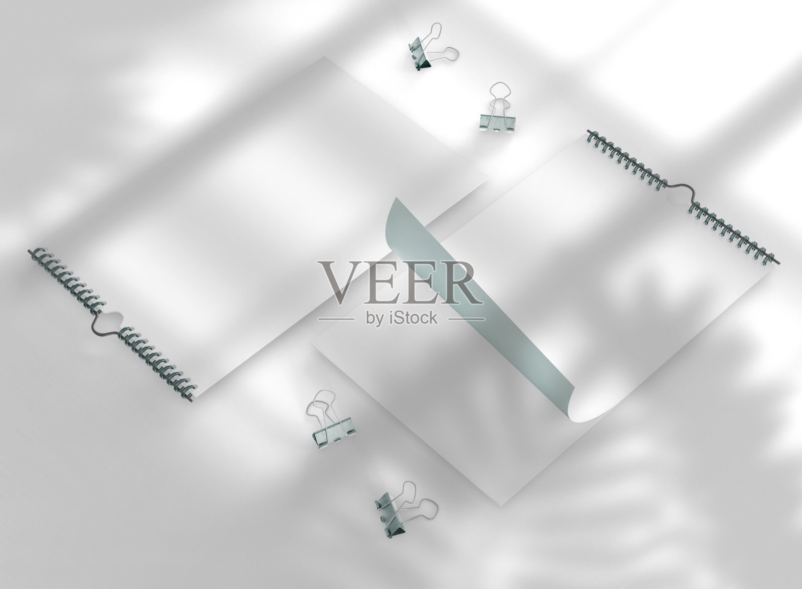 3 d演示。两个空白日历。照片摄影图片