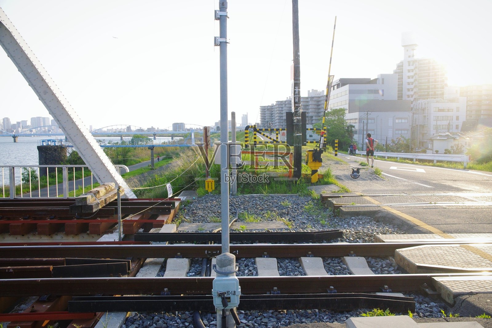 日本的铁路道口照片摄影图片