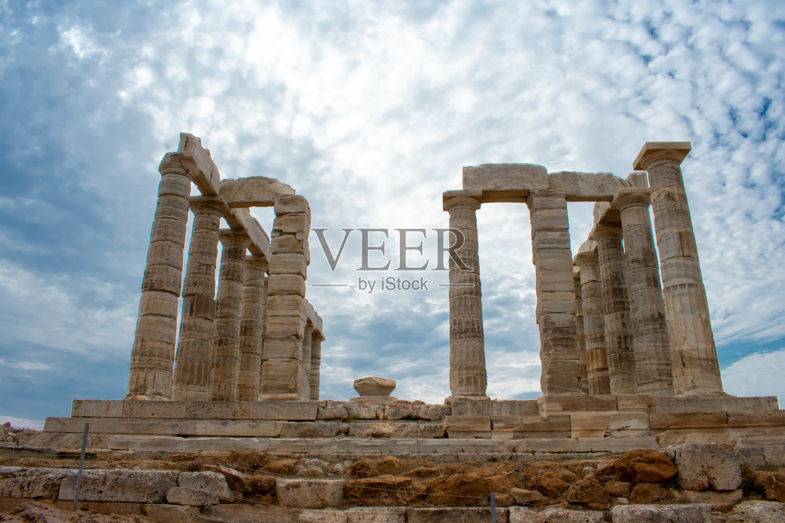 希腊靠近雅典的苏宁角的波塞冬神庙，伯罗奔尼撒半岛的古代建筑照片摄影图片