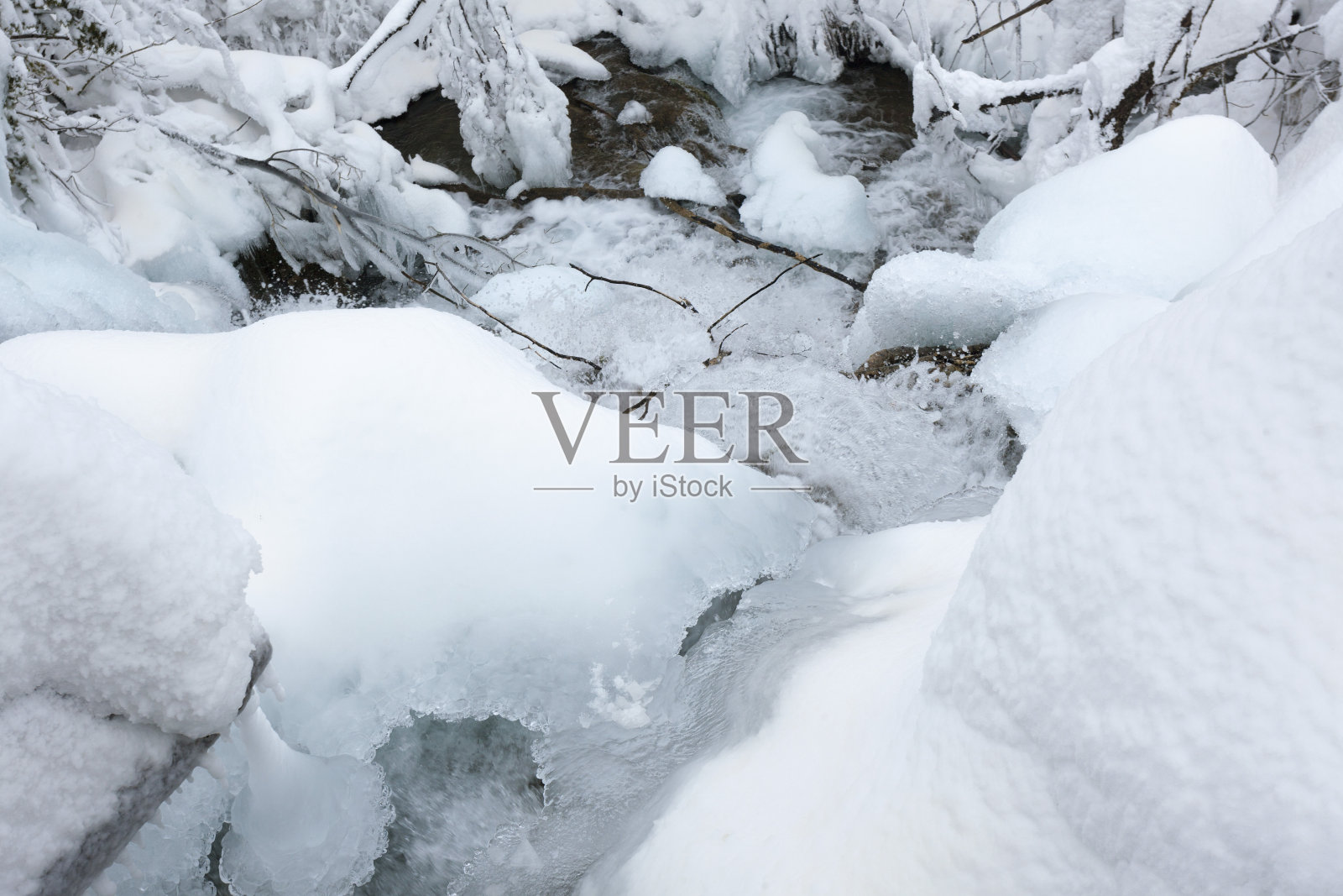 克罗地亚Plitvice湖国家公园的冬天照片摄影图片