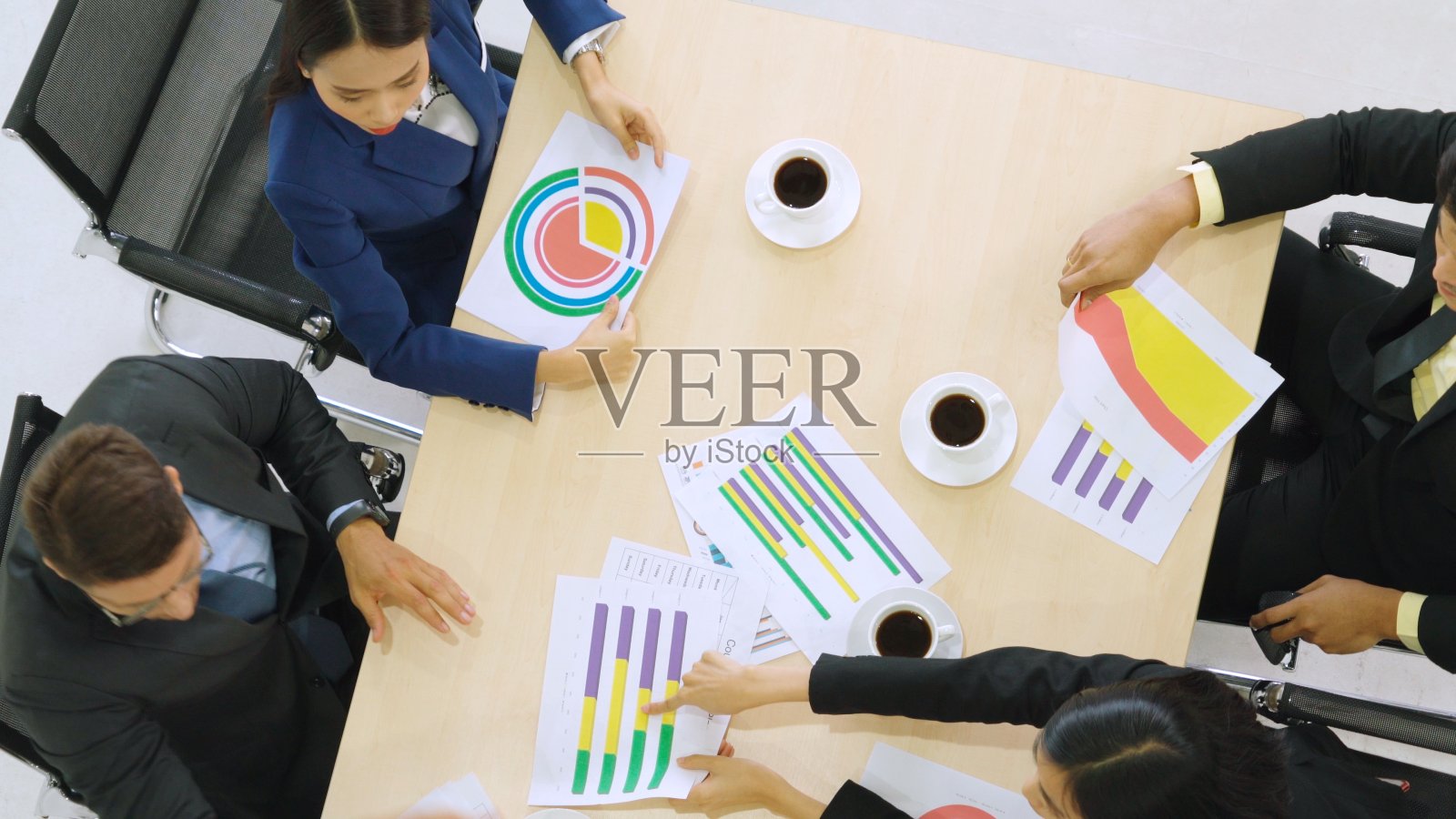 商务人士小组会议俯视图拍摄照片摄影图片