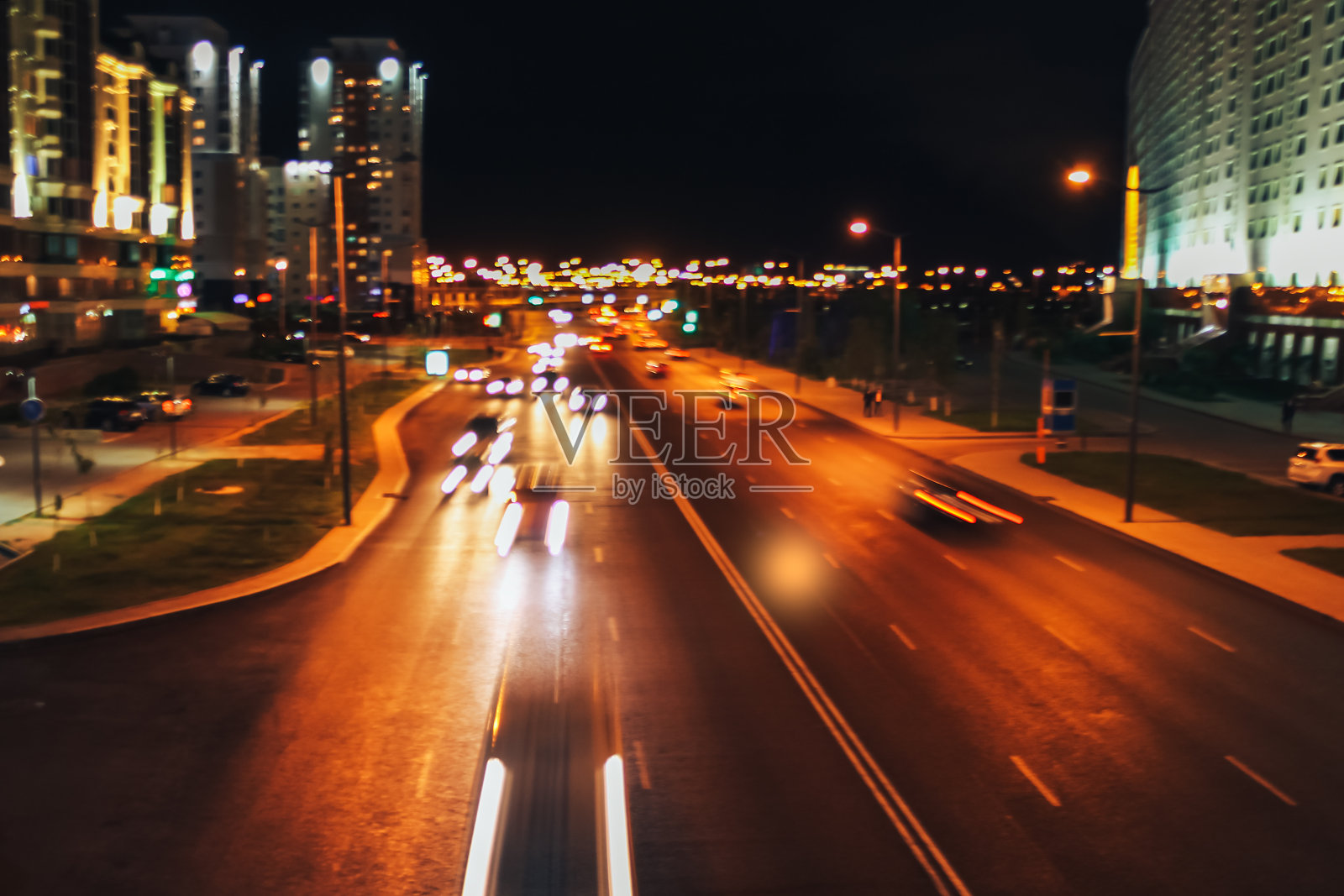 美丽的夜城，夜城的灯光，美丽的背景运动迷离的灯光照片摄影图片