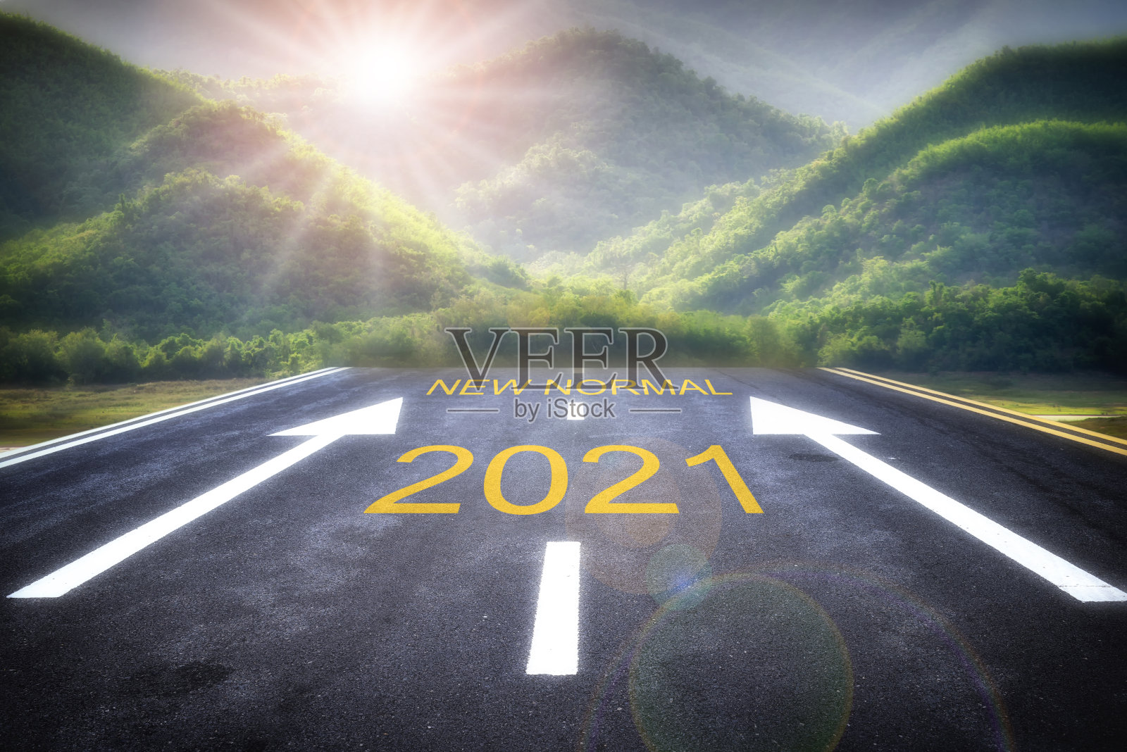 新的一年2021年开始，新的常态与日出照片摄影图片