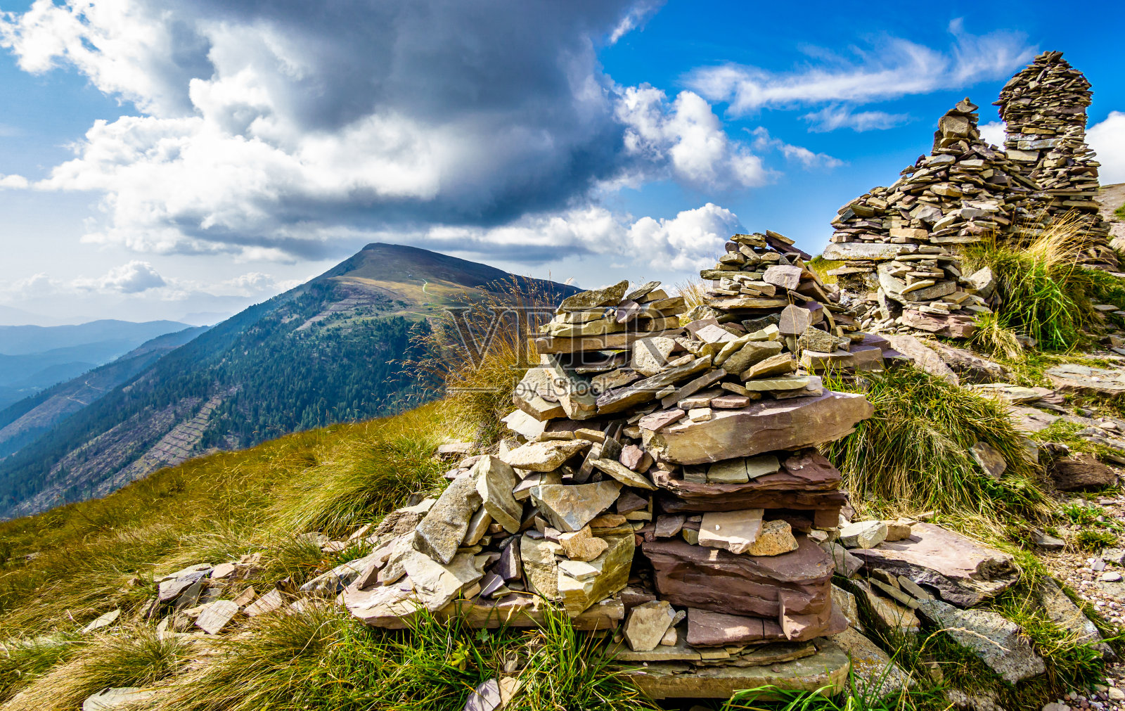 意大利博曾附近的拉特玛山照片摄影图片